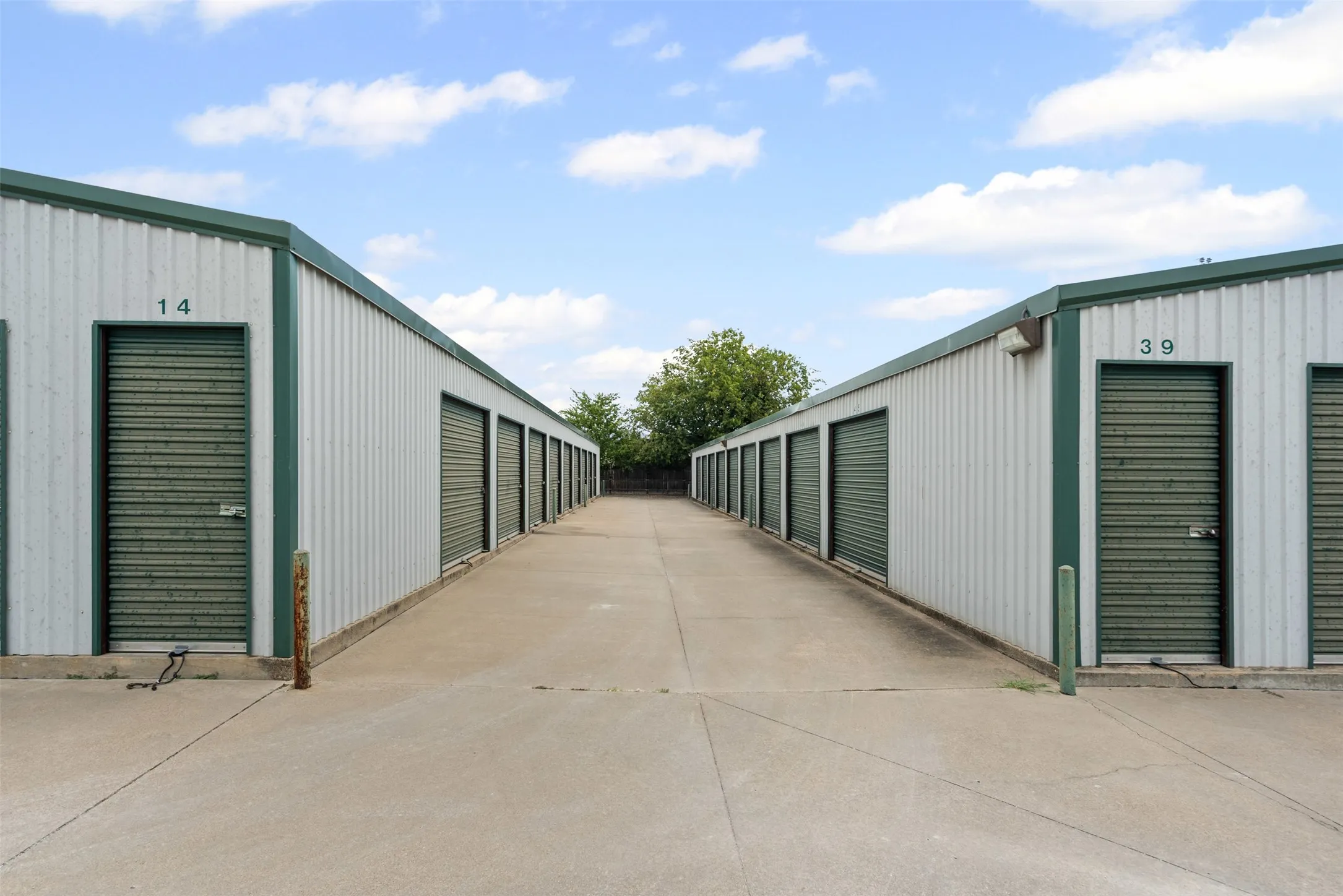 Business For Sale in Hood County , 1433 N Plaza Drive, Granbury, Texas 76048, 0, 0, Garage spaces, 0 Sqft, built in 1999, Preowned, mls#21014174, Real Estate Agent in Granbury, Homes For Sale in Hood county, Homes For Sale in Granbury, Realtor in Granbury Texas, Real Estate Brokerage Independent Realty Texas, Luminita Cordes Realtor
