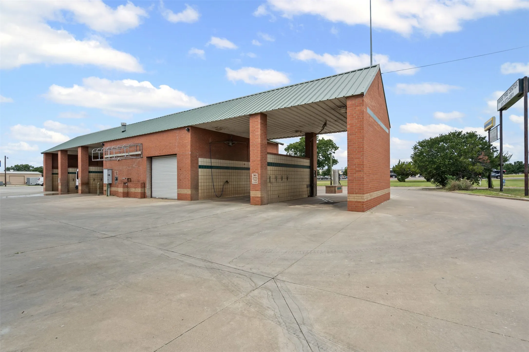 Business For Sale in Hood County , 1433 N Plaza Drive, Granbury, Texas 76048, 0, 0, Garage spaces, 0 Sqft, built in 1999, Preowned, mls#21014174, Real Estate Agent in Granbury, Homes For Sale in Hood county, Homes For Sale in Granbury, Realtor in Granbury Texas, Real Estate Brokerage Independent Realty Texas, Luminita Cordes Realtor