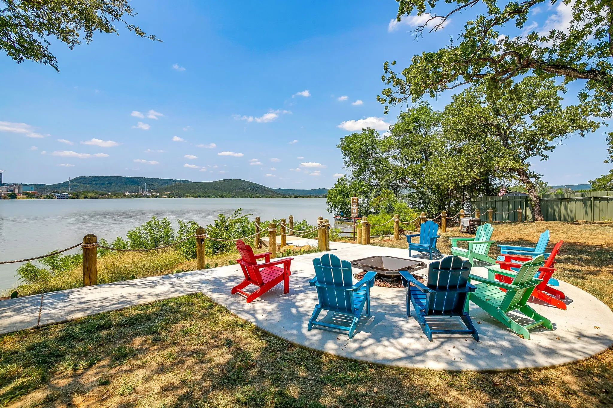 Single Family Residence For Sale in Palo Pinto County , 176 Kennon Circle, Palo Pinto, Texas 76484, 3 Bedroom, 2 Bathroom, 2 Garage spaces, 1,074 Sqft, built in 1969, mls#21025010, Real Estate Agent in Palo Pinto, Homes For Sale in Palo Pinto county, Homes For Sale in Palo Pinto, Realtor in Palo Pinto Texas, Real Estate Brokerage Independent Realty Texas, Luminita Cordes Realtor