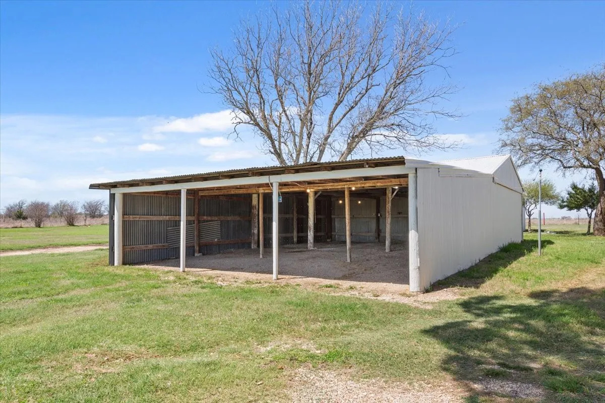 6 car carport with electricity