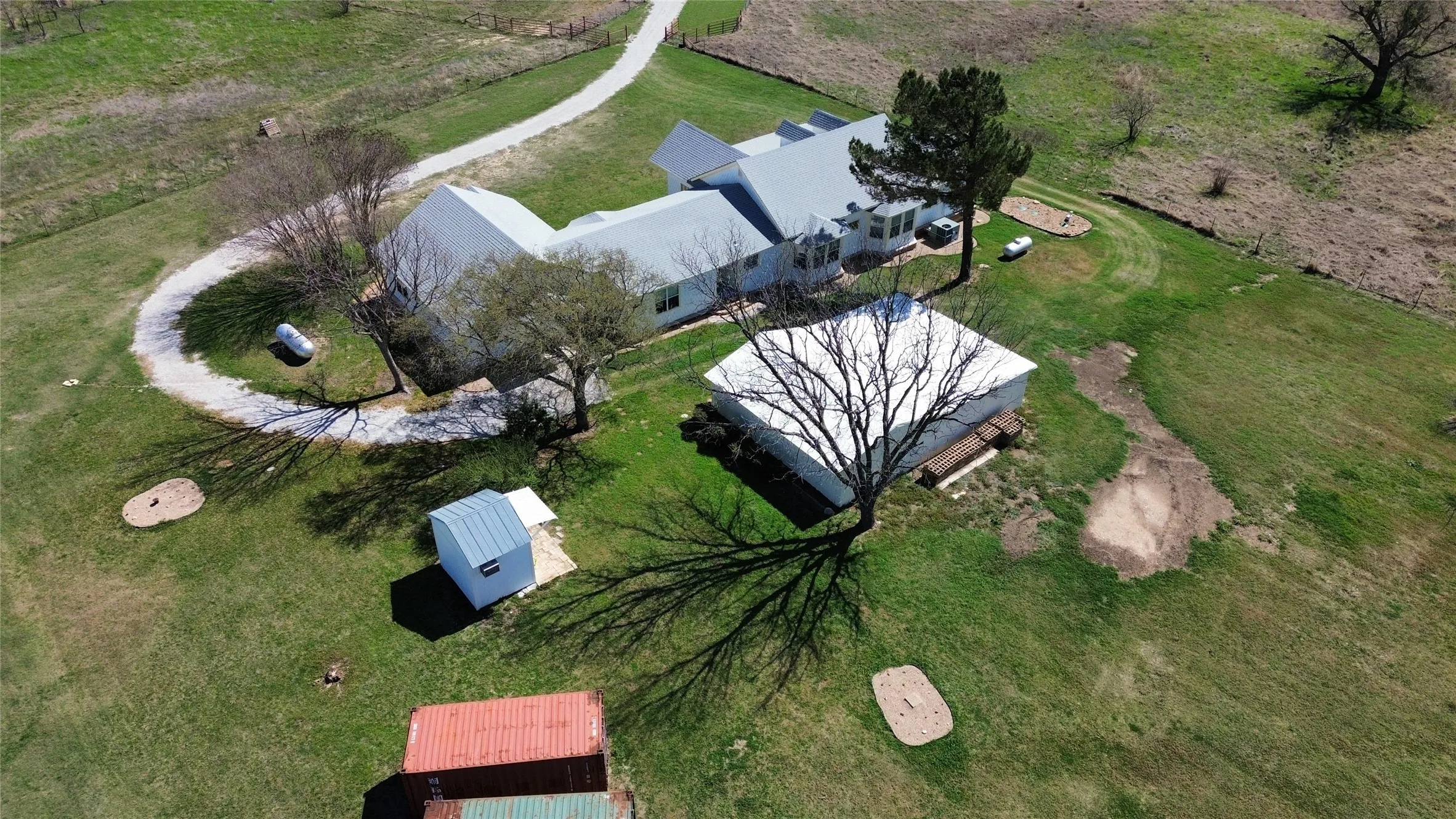 Single Family Residence For Sale in Bosque County , 596 County Road 3425, Clifton, Texas 76634, 5 Bedroom, 4 Bathroom, Garage spaces, 3,613 Sqft, built in 1945, mls#21024507, Real Estate Agent in Clifton, Homes For Sale in Bosque county, Homes For Sale in Clifton, Realtor in Clifton Texas, Real Estate Brokerage Independent Realty Texas, Luminita Cordes Realtor