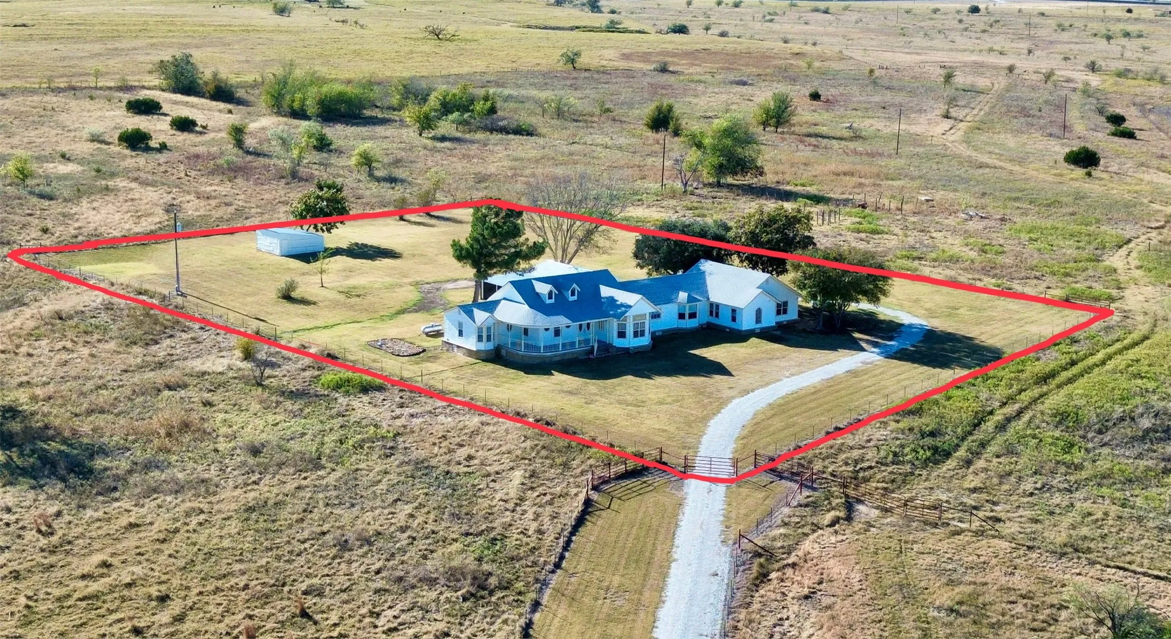 Single Family Residence For Sale in Bosque County , 596 County Road 3425, Clifton, Texas 76634, 5 Bedroom, 4 Bathroom, Garage spaces, 3,613 Sqft, built in 1945, mls#21024507, Real Estate Agent in Clifton, Homes For Sale in Bosque county, Homes For Sale in Clifton, Realtor in Clifton Texas, Real Estate Brokerage Independent Realty Texas, Luminita Cordes Realtor