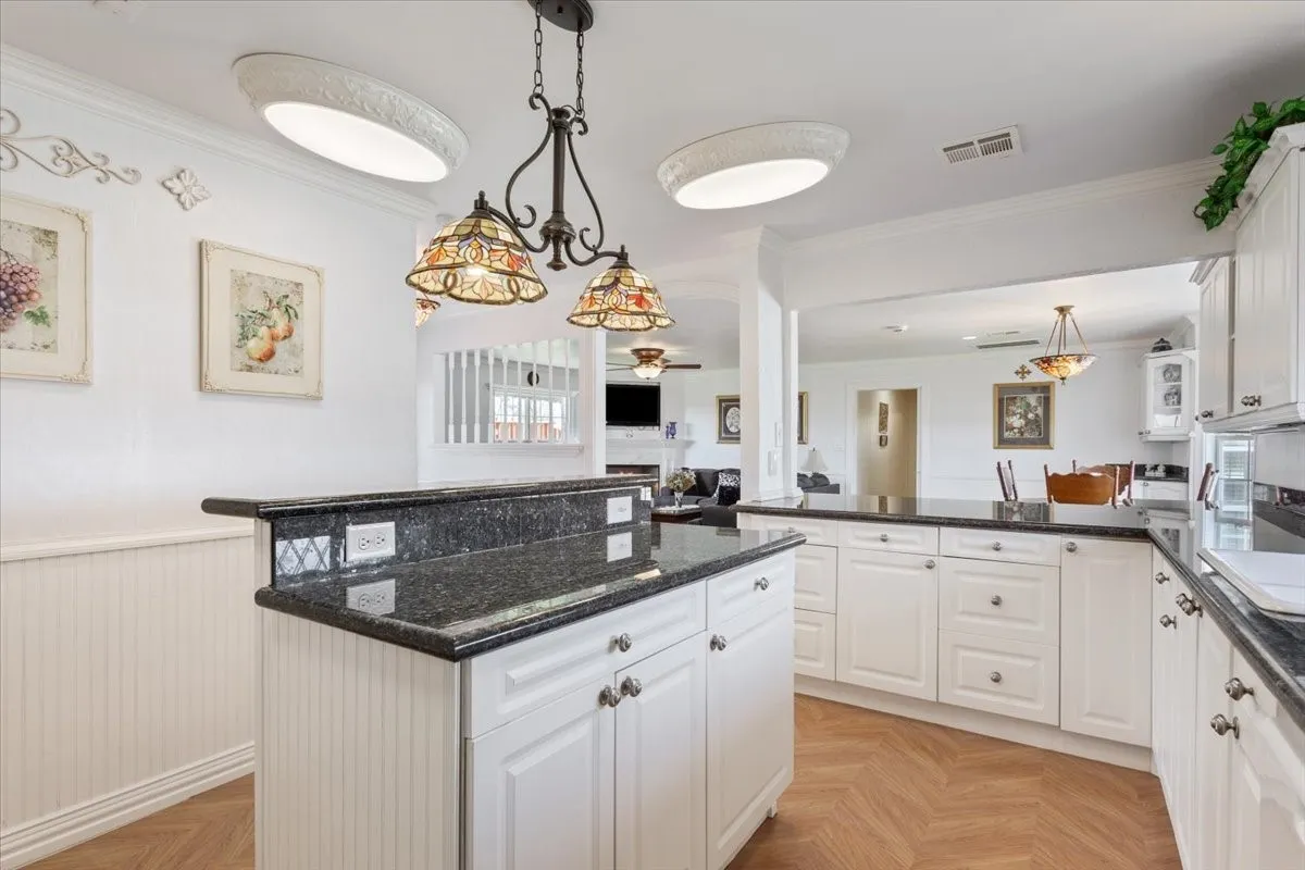 Single Family Residence For Sale in Bosque County , 596 County Road 3425, Clifton, Texas 76634, 5 Bedroom, 4 Bathroom, Garage spaces, 3,613 Sqft, built in 1945, mls#21024507, Real Estate Agent in Clifton, Homes For Sale in Bosque county, Homes For Sale in Clifton, Realtor in Clifton Texas, Real Estate Brokerage Independent Realty Texas, Luminita Cordes Realtor