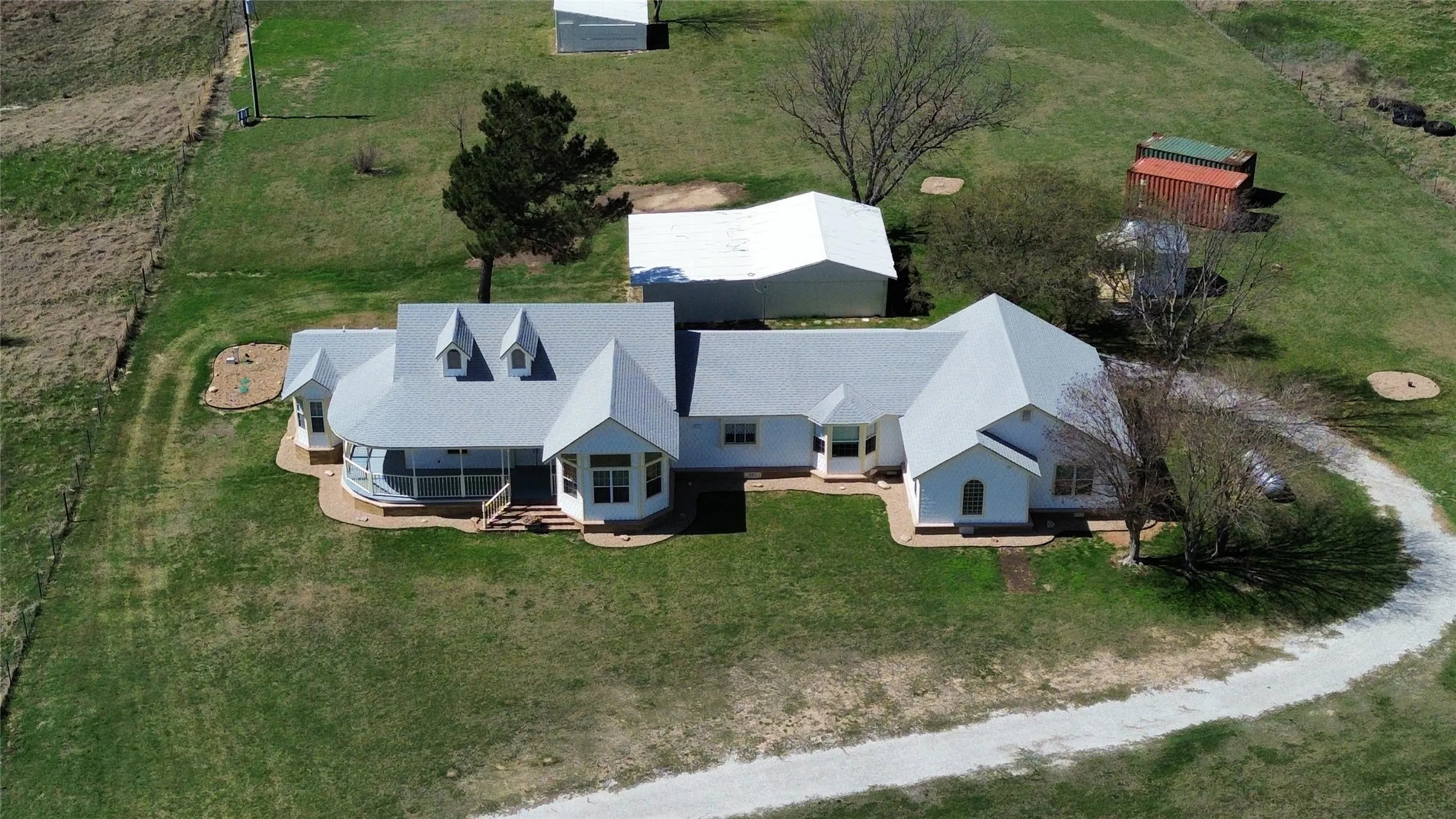 Single Family Residence For Sale in Bosque County , 596 County Road 3425, Clifton, Texas 76634, 5 Bedroom, 4 Bathroom, Garage spaces, 3,613 Sqft, built in 1945, mls#21024507, Real Estate Agent in Clifton, Homes For Sale in Bosque county, Homes For Sale in Clifton, Realtor in Clifton Texas, Real Estate Brokerage Independent Realty Texas, Luminita Cordes Realtor