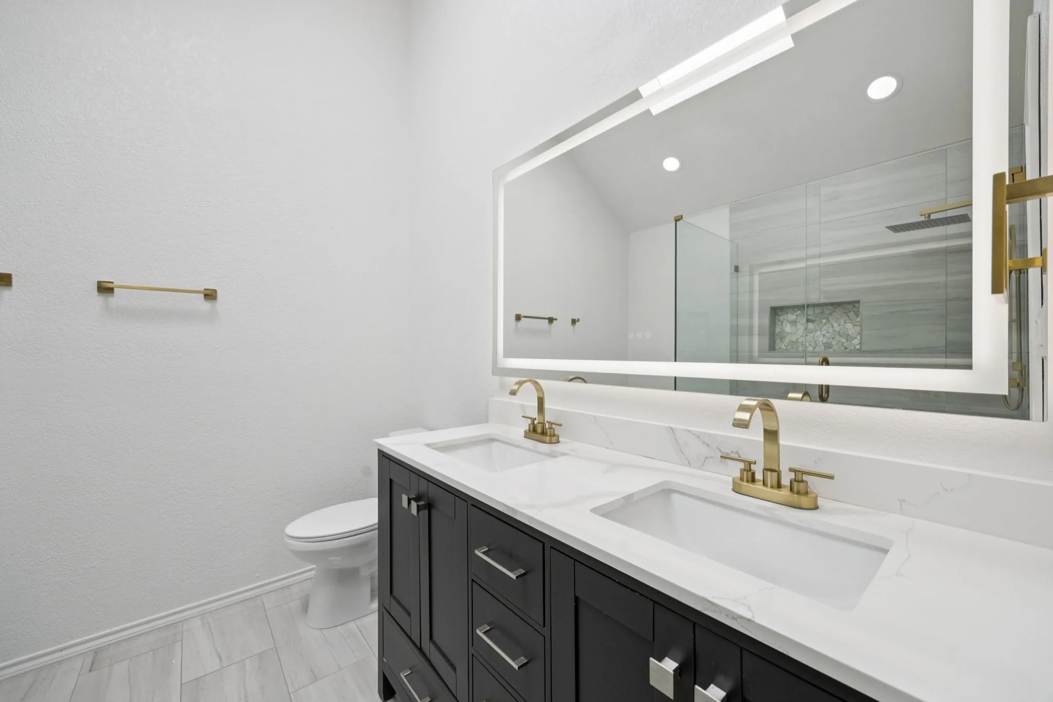 Single Family Residence For Rent in Denton County , 1823 Dew Valley Drive, Carrollton, Texas 75010, 3 Bedroom, 2 Bathroom, 2 Garage spaces, 1,530 Sqft, built in 1988, mls#21022951, Real Estate Agent in Carrollton, Homes For Rent in Denton county, Homes For Rent in Carrollton, Realtor in Carrollton Texas, Real Estate Brokerage Independent Realty Texas, Luminita Cordes Realtor