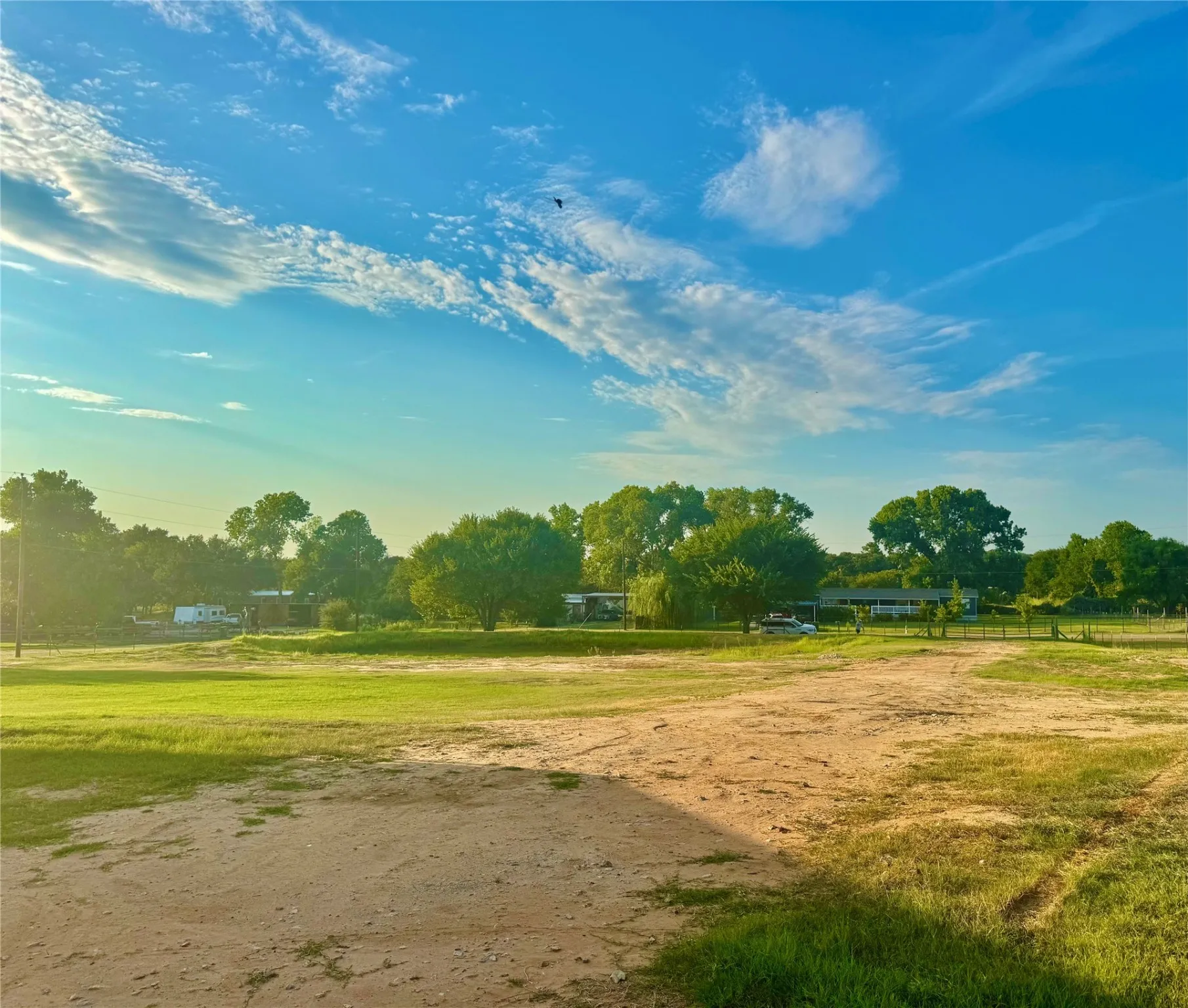 Room for all your hobbies! Bring your animals! Perfect spot for a worshop or barn or BOTH!