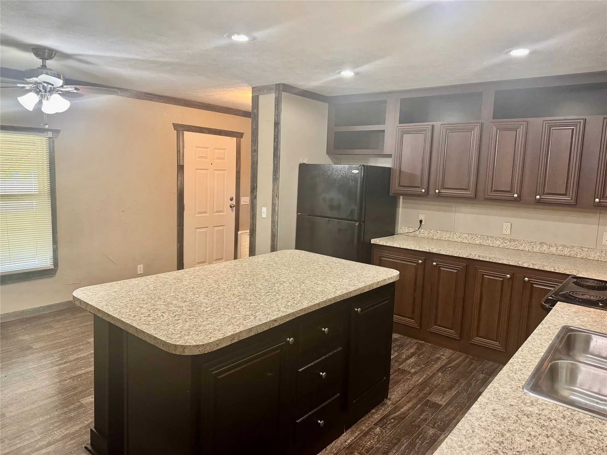 Like new appliances and tons of cabinet and counter space