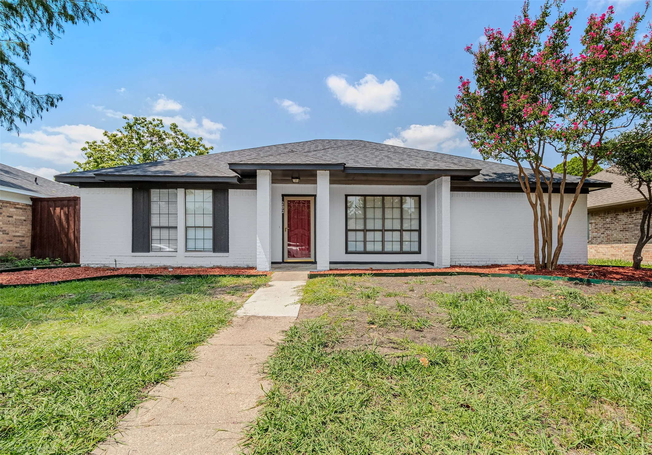 Single Family Residence For Sale in Dallas County , 202 E Schreiber Street, Garland, Texas 75040, 4 Bedroom, 2 Bathroom, 2 Garage spaces, 1,876 Sqft, built in 1983, mls#21028518, Real Estate Agent in Garland, Homes For Sale in Dallas county, Homes For Sale in Garland, Realtor in Garland Texas, Real Estate Brokerage Independent Realty Texas, Luminita Cordes Realtor