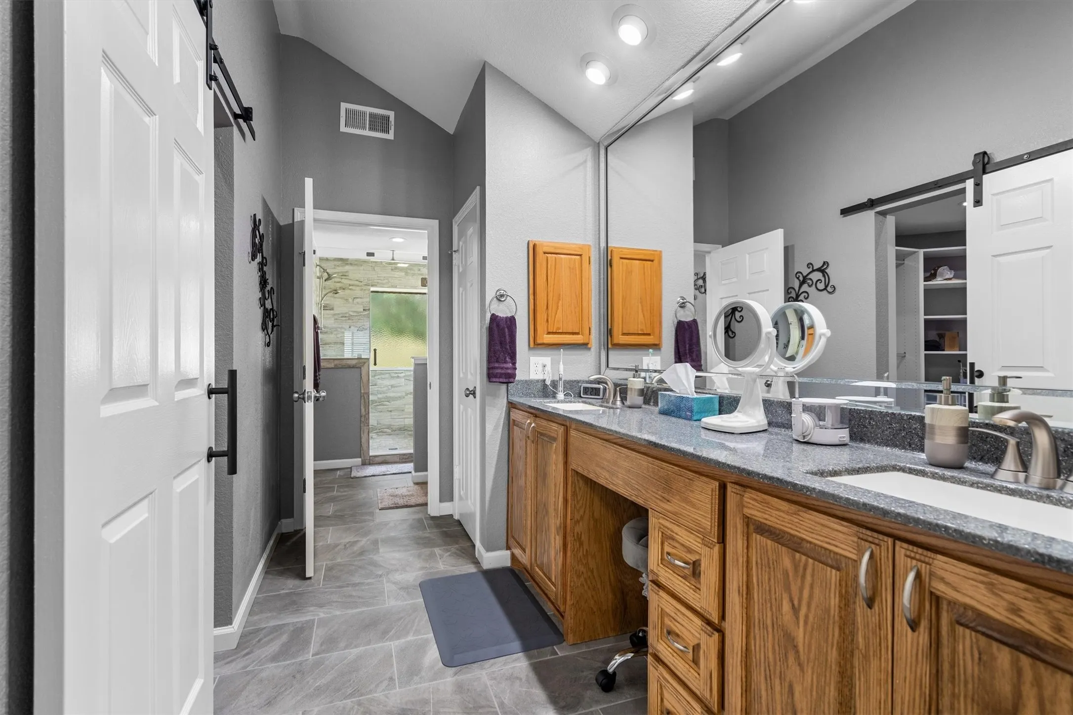Single Family Residence For Sale in Collin County , 3800 County Road 660, Farmersville, Texas 75442, 2 Bedroom, 2 Bathroom, 2 Garage spaces, 2,308 Sqft, built in 1985, Preowned, mls#21023928, Real Estate Agent in Farmersville, Homes For Sale in Collin county, Homes For Sale in Farmersville, Realtor in Farmersville Texas, Real Estate Brokerage Independent Realty Texas, Luminita Cordes Realtor
