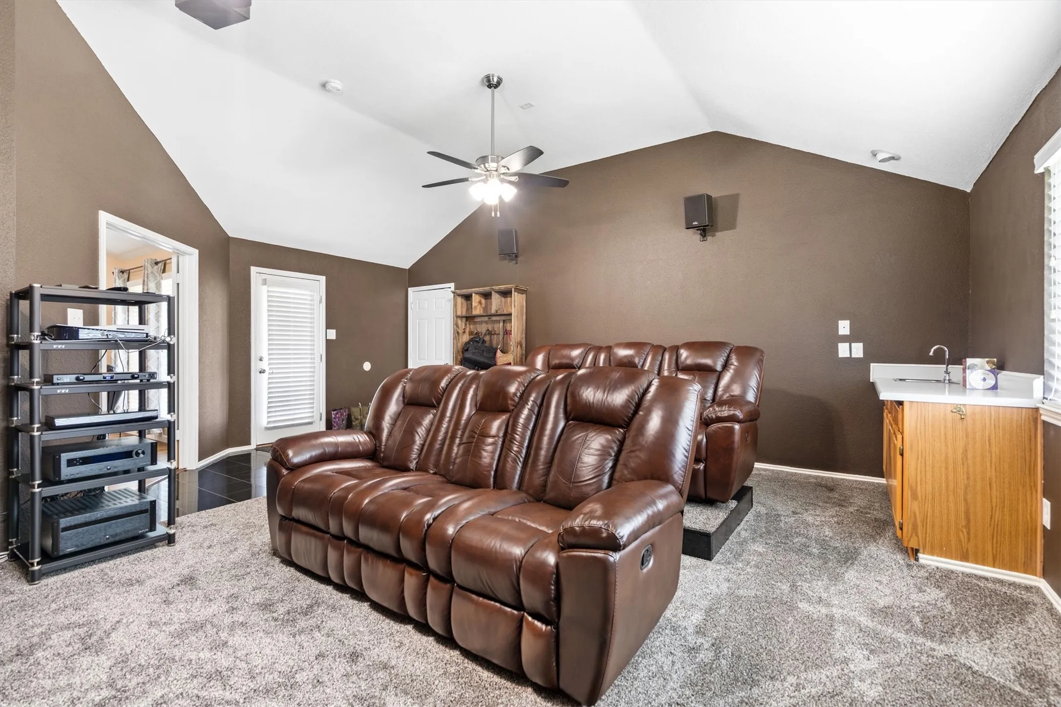 Single Family Residence For Sale in Collin County , 3800 County Road 660, Farmersville, Texas 75442, 2 Bedroom, 2 Bathroom, 2 Garage spaces, 2,308 Sqft, built in 1985, Preowned, mls#21023928, Real Estate Agent in Farmersville, Homes For Sale in Collin county, Homes For Sale in Farmersville, Realtor in Farmersville Texas, Real Estate Brokerage Independent Realty Texas, Luminita Cordes Realtor