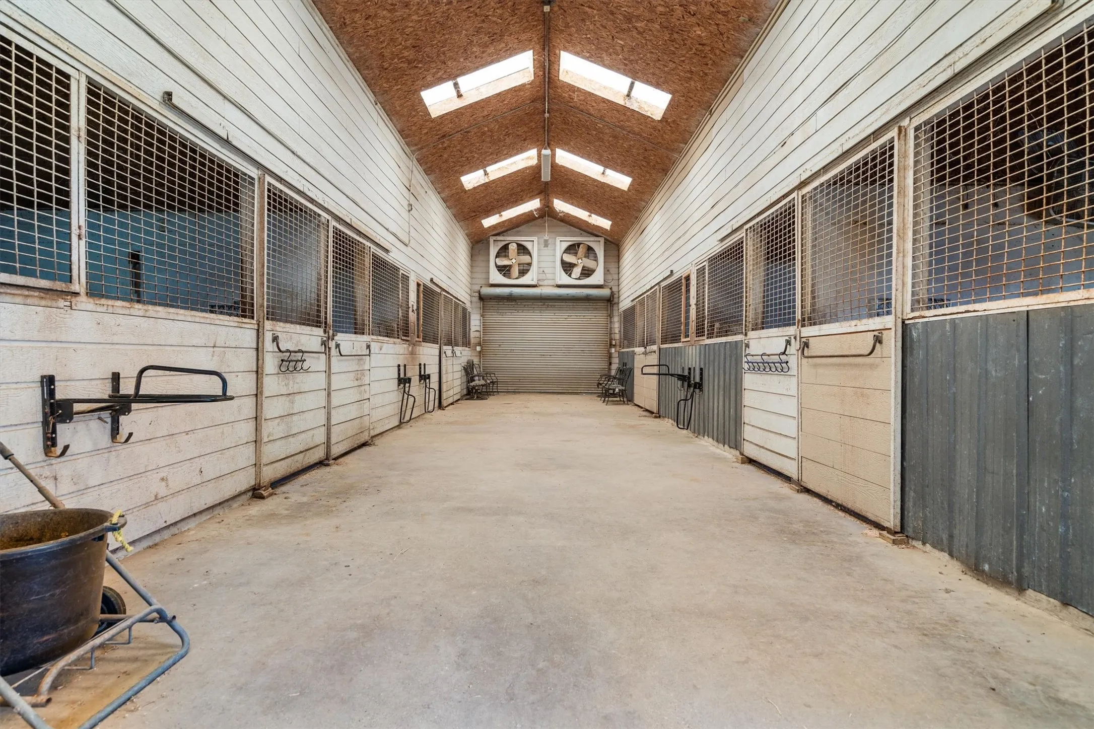 Single Family Residence For Sale in Collin County , 3800 County Road 660, Farmersville, Texas 75442, 2 Bedroom, 2 Bathroom, 2 Garage spaces, 2,308 Sqft, built in 1985, Preowned, mls#21023928, Real Estate Agent in Farmersville, Homes For Sale in Collin county, Homes For Sale in Farmersville, Realtor in Farmersville Texas, Real Estate Brokerage Independent Realty Texas, Luminita Cordes Realtor