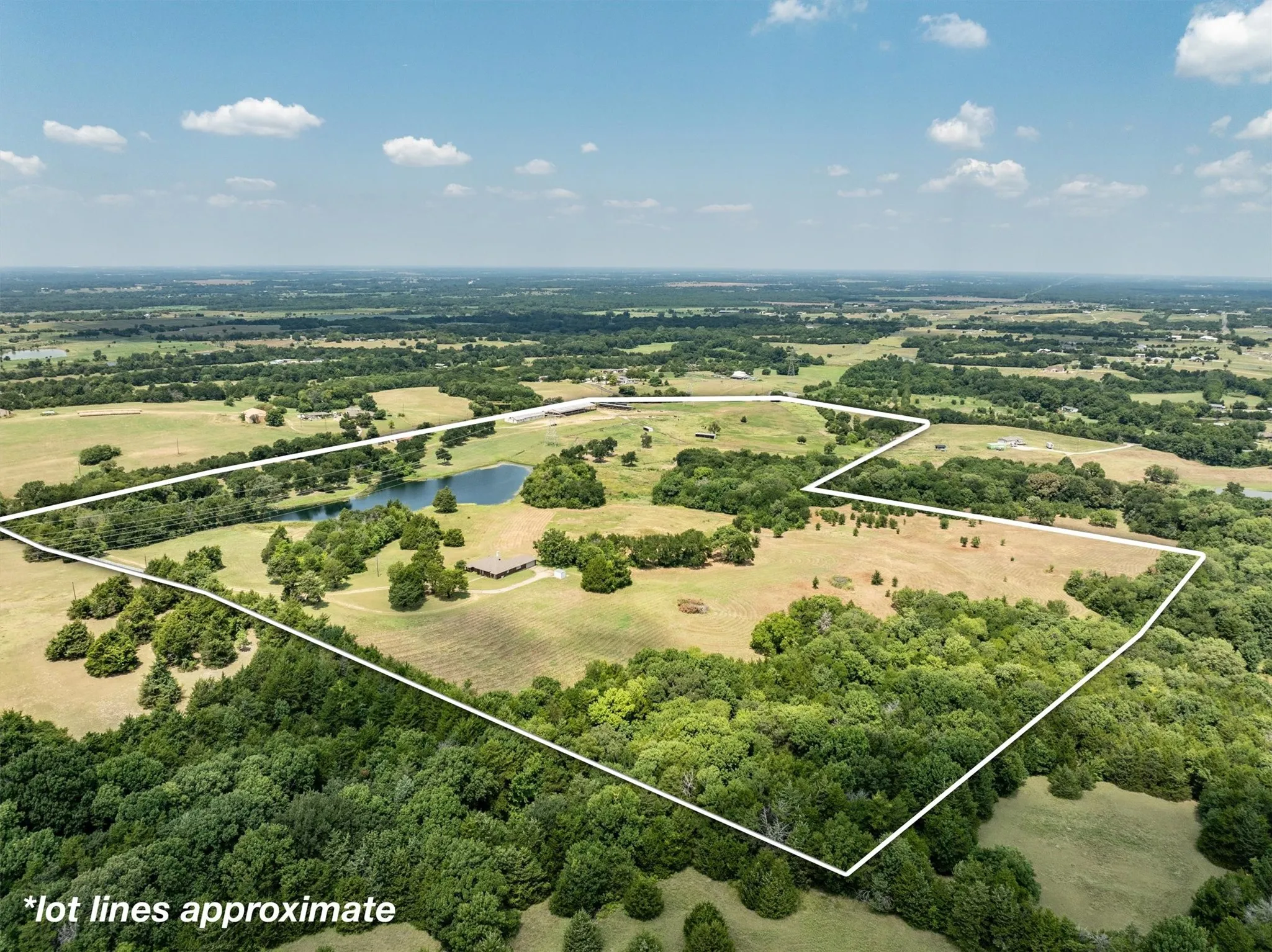 Single Family Residence For Sale in Collin County , 3800 County Road 660, Farmersville, Texas 75442, 2 Bedroom, 2 Bathroom, 2 Garage spaces, 2,308 Sqft, built in 1985, Preowned, mls#21023928, Real Estate Agent in Farmersville, Homes For Sale in Collin county, Homes For Sale in Farmersville, Realtor in Farmersville Texas, Real Estate Brokerage Independent Realty Texas, Luminita Cordes Realtor