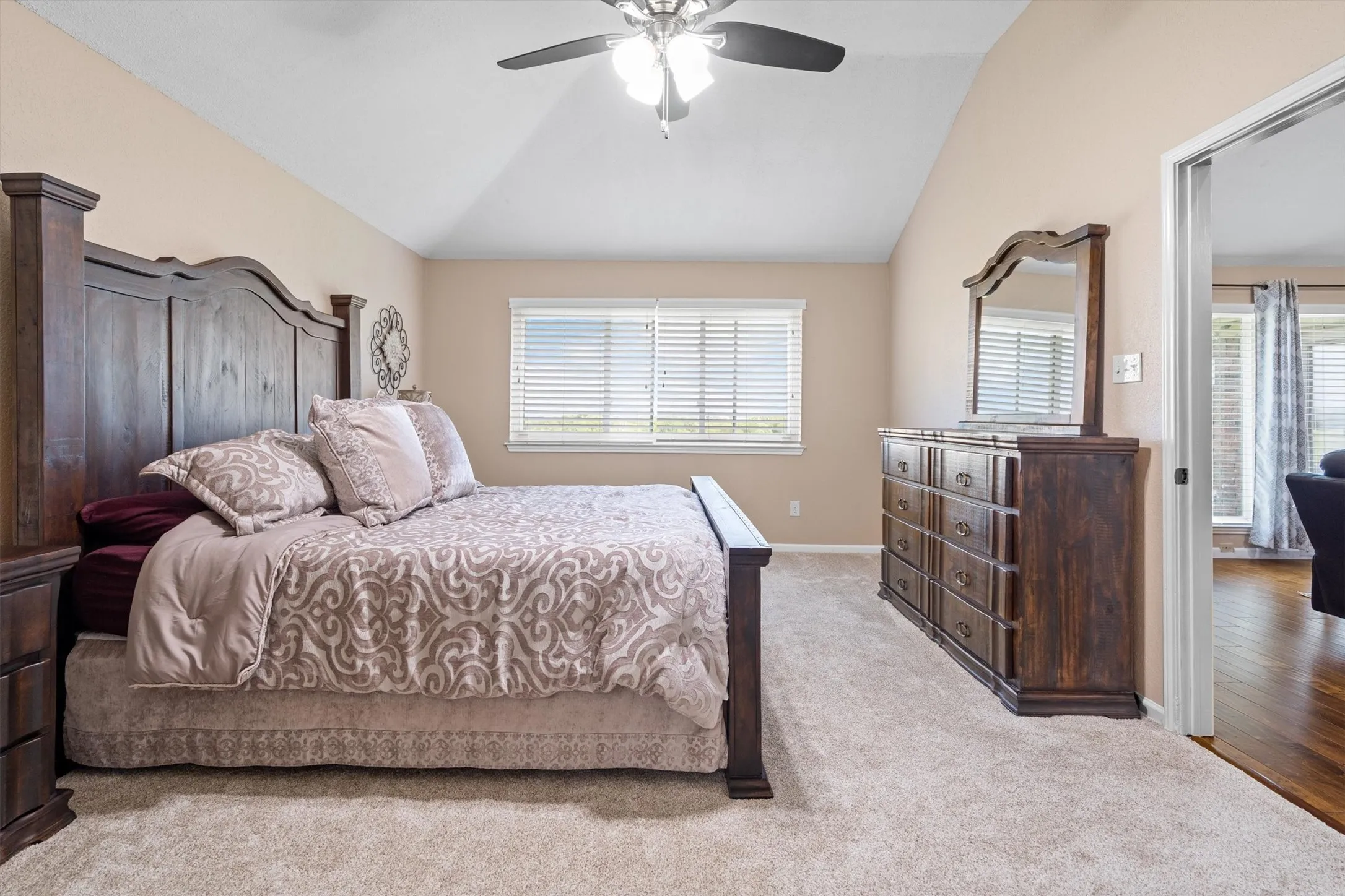 Single Family Residence For Sale in Collin County , 3800 County Road 660, Farmersville, Texas 75442, 2 Bedroom, 2 Bathroom, 2 Garage spaces, 2,308 Sqft, built in 1985, Preowned, mls#21023928, Real Estate Agent in Farmersville, Homes For Sale in Collin county, Homes For Sale in Farmersville, Realtor in Farmersville Texas, Real Estate Brokerage Independent Realty Texas, Luminita Cordes Realtor