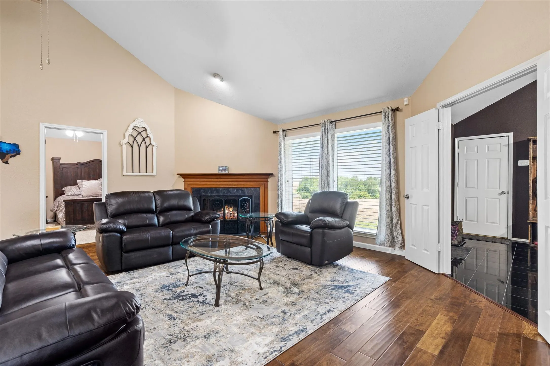 Single Family Residence For Sale in Collin County , 3800 County Road 660, Farmersville, Texas 75442, 2 Bedroom, 2 Bathroom, 2 Garage spaces, 2,308 Sqft, built in 1985, Preowned, mls#21023928, Real Estate Agent in Farmersville, Homes For Sale in Collin county, Homes For Sale in Farmersville, Realtor in Farmersville Texas, Real Estate Brokerage Independent Realty Texas, Luminita Cordes Realtor