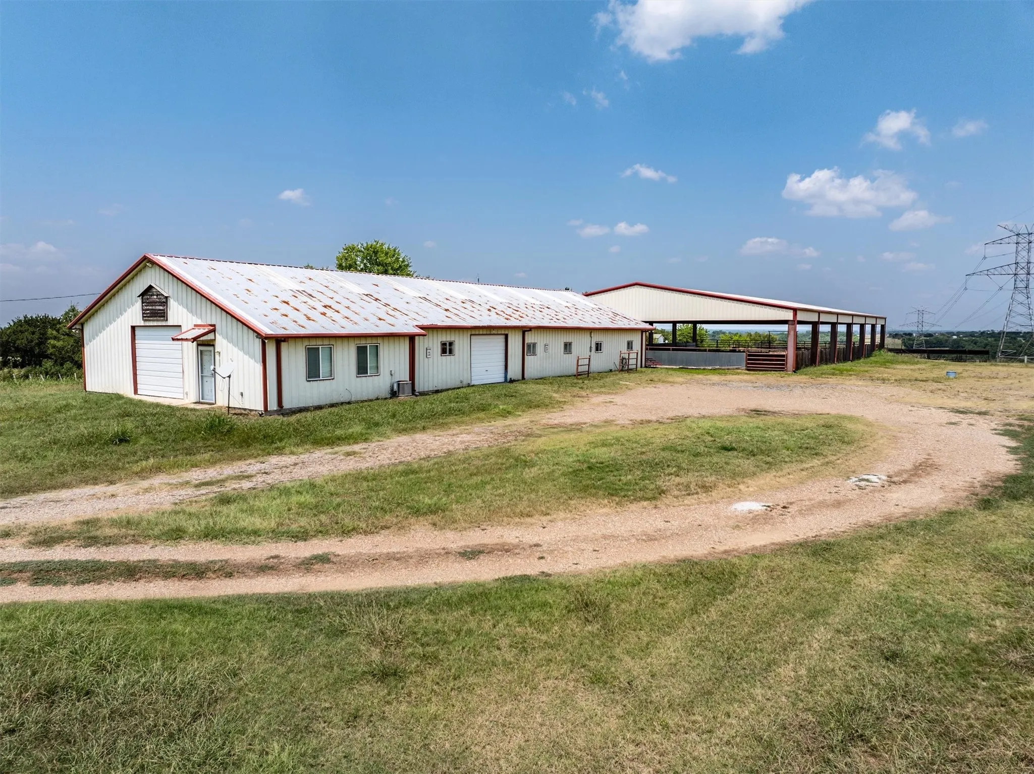 Single Family Residence For Sale in Collin County , 3800 County Road 660, Farmersville, Texas 75442, 2 Bedroom, 2 Bathroom, 2 Garage spaces, 2,308 Sqft, built in 1985, Preowned, mls#21023928, Real Estate Agent in Farmersville, Homes For Sale in Collin county, Homes For Sale in Farmersville, Realtor in Farmersville Texas, Real Estate Brokerage Independent Realty Texas, Luminita Cordes Realtor