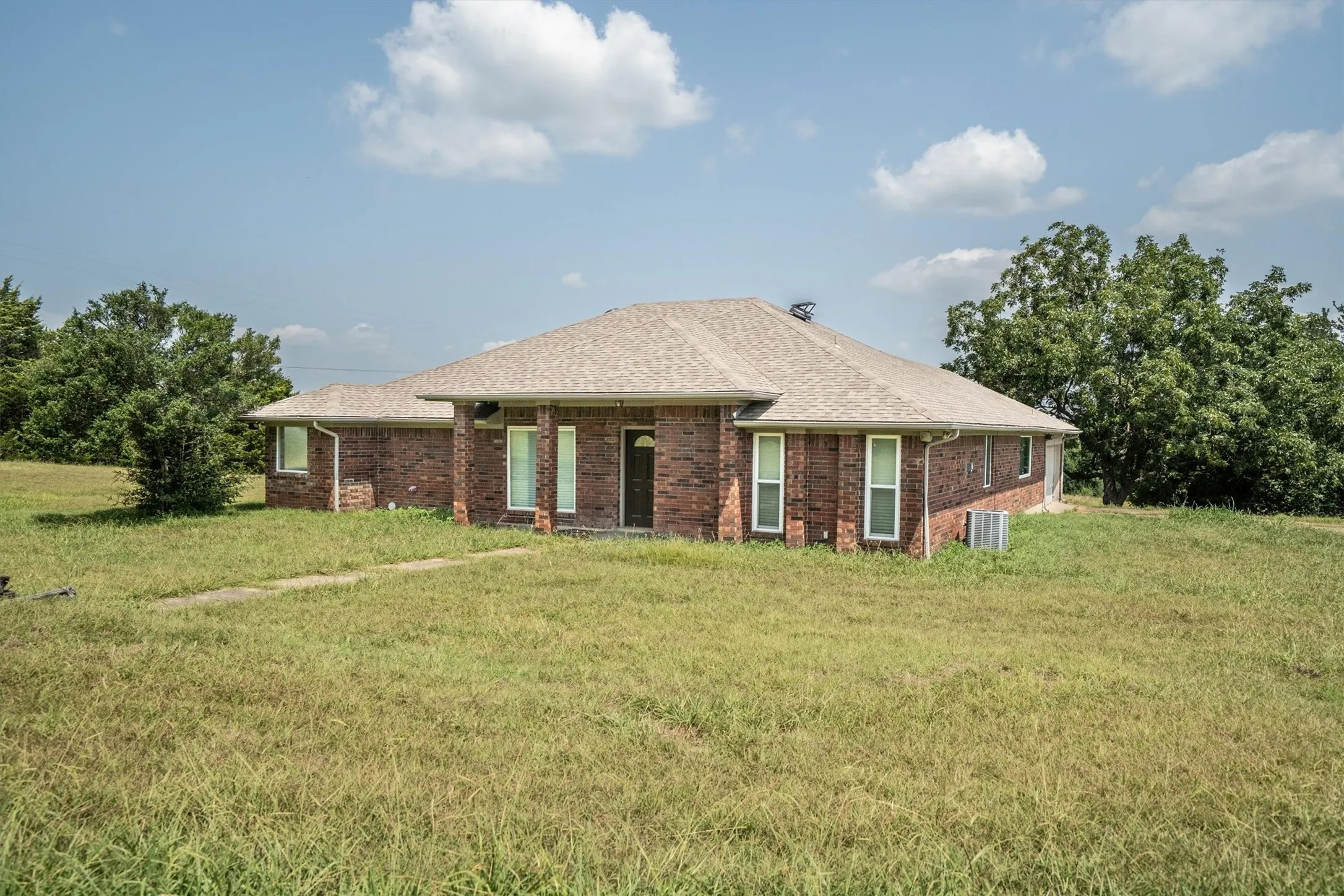 Single Family Residence For Sale in Collin County , 3800 County Road 660, Farmersville, Texas 75442, 2 Bedroom, 2 Bathroom, 2 Garage spaces, 2,308 Sqft, built in 1985, Preowned, mls#21023928, Real Estate Agent in Farmersville, Homes For Sale in Collin county, Homes For Sale in Farmersville, Realtor in Farmersville Texas, Real Estate Brokerage Independent Realty Texas, Luminita Cordes Realtor