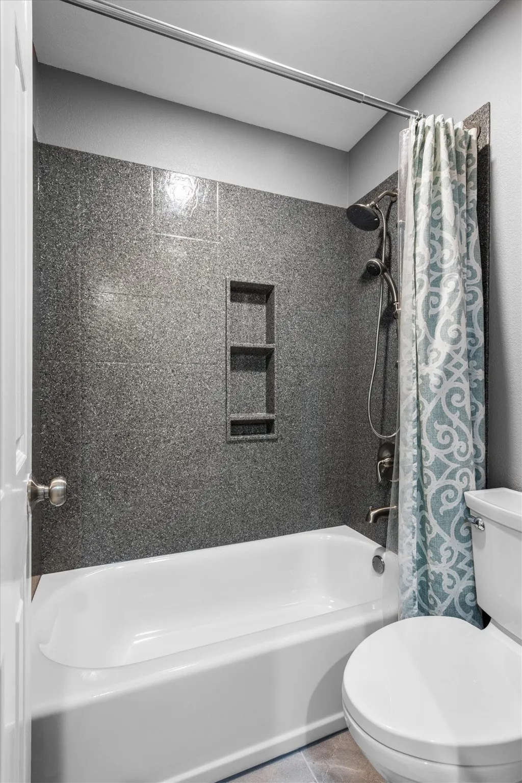 Single Family Residence For Sale in Collin County , 3800 County Road 660, Farmersville, Texas 75442, 2 Bedroom, 2 Bathroom, 2 Garage spaces, 2,308 Sqft, built in 1985, Preowned, mls#21023928, Real Estate Agent in Farmersville, Homes For Sale in Collin county, Homes For Sale in Farmersville, Realtor in Farmersville Texas, Real Estate Brokerage Independent Realty Texas, Luminita Cordes Realtor