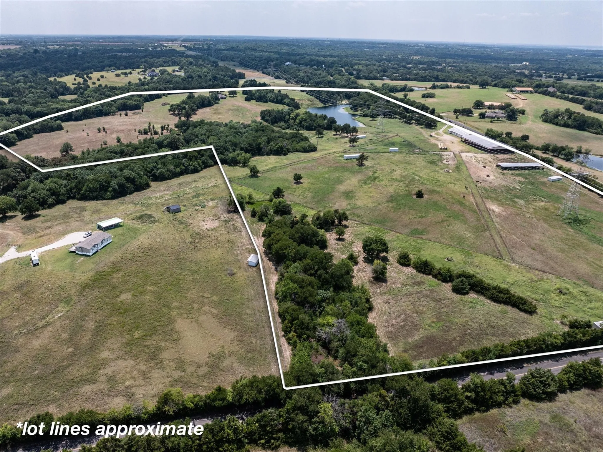 Single Family Residence For Sale in Collin County , 3800 County Road 660, Farmersville, Texas 75442, 2 Bedroom, 2 Bathroom, 2 Garage spaces, 2,308 Sqft, built in 1985, Preowned, mls#21023928, Real Estate Agent in Farmersville, Homes For Sale in Collin county, Homes For Sale in Farmersville, Realtor in Farmersville Texas, Real Estate Brokerage Independent Realty Texas, Luminita Cordes Realtor