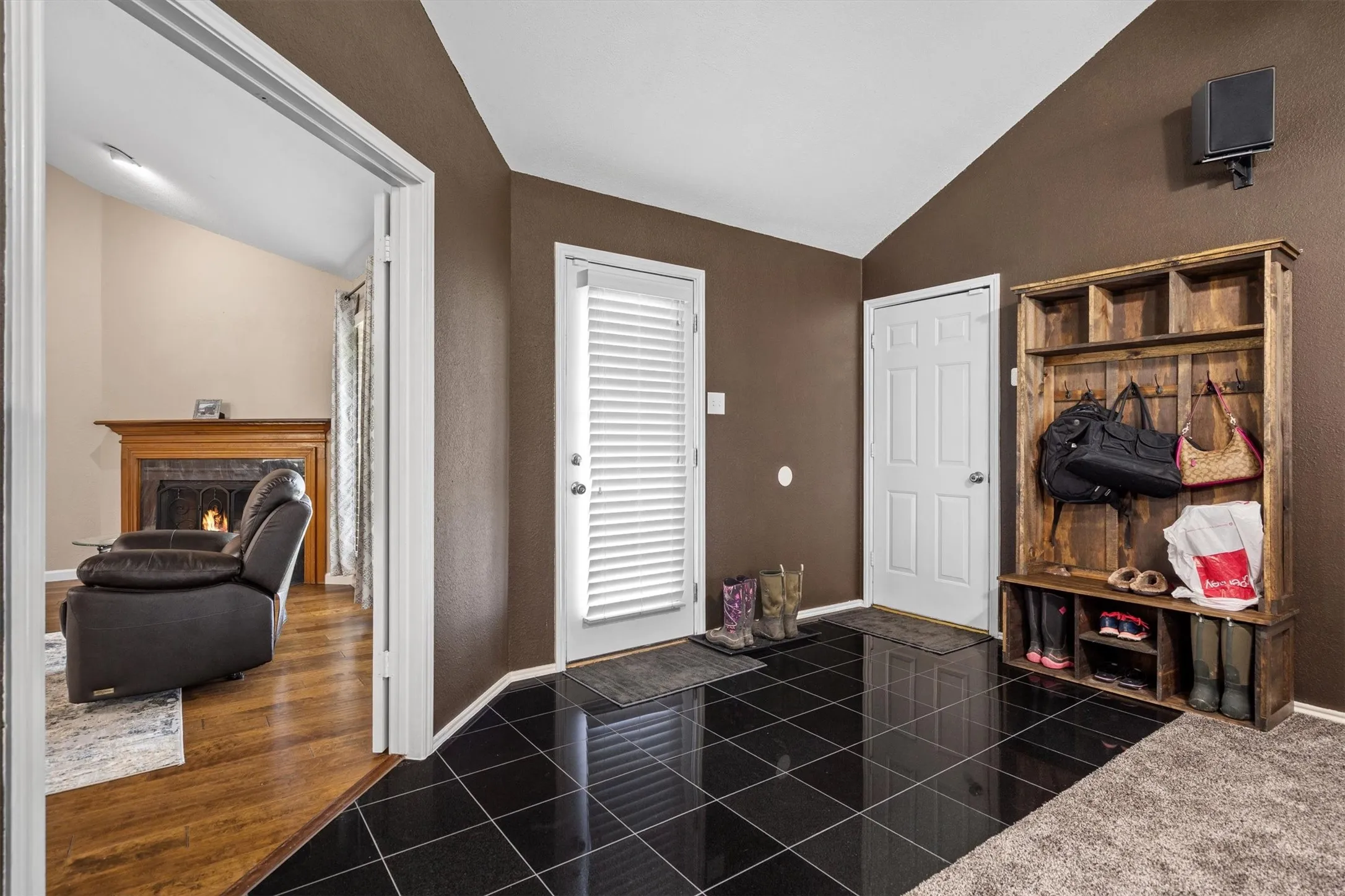Single Family Residence For Sale in Collin County , 3800 County Road 660, Farmersville, Texas 75442, 2 Bedroom, 2 Bathroom, 2 Garage spaces, 2,308 Sqft, built in 1985, Preowned, mls#21023928, Real Estate Agent in Farmersville, Homes For Sale in Collin county, Homes For Sale in Farmersville, Realtor in Farmersville Texas, Real Estate Brokerage Independent Realty Texas, Luminita Cordes Realtor
