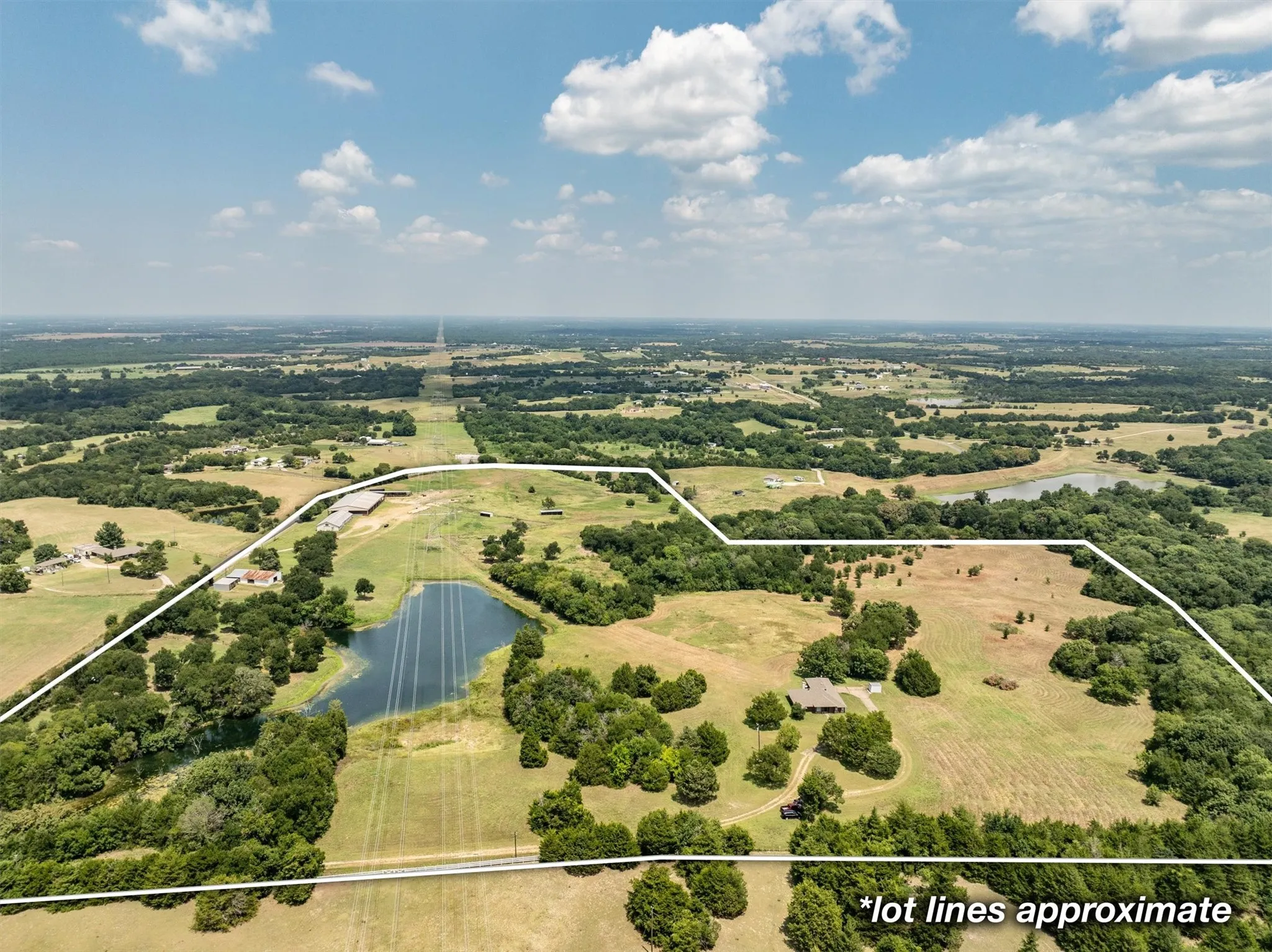 Single Family Residence For Sale in Collin County , 3800 County Road 660, Farmersville, Texas 75442, 2 Bedroom, 2 Bathroom, 2 Garage spaces, 2,308 Sqft, built in 1985, Preowned, mls#21023928, Real Estate Agent in Farmersville, Homes For Sale in Collin county, Homes For Sale in Farmersville, Realtor in Farmersville Texas, Real Estate Brokerage Independent Realty Texas, Luminita Cordes Realtor