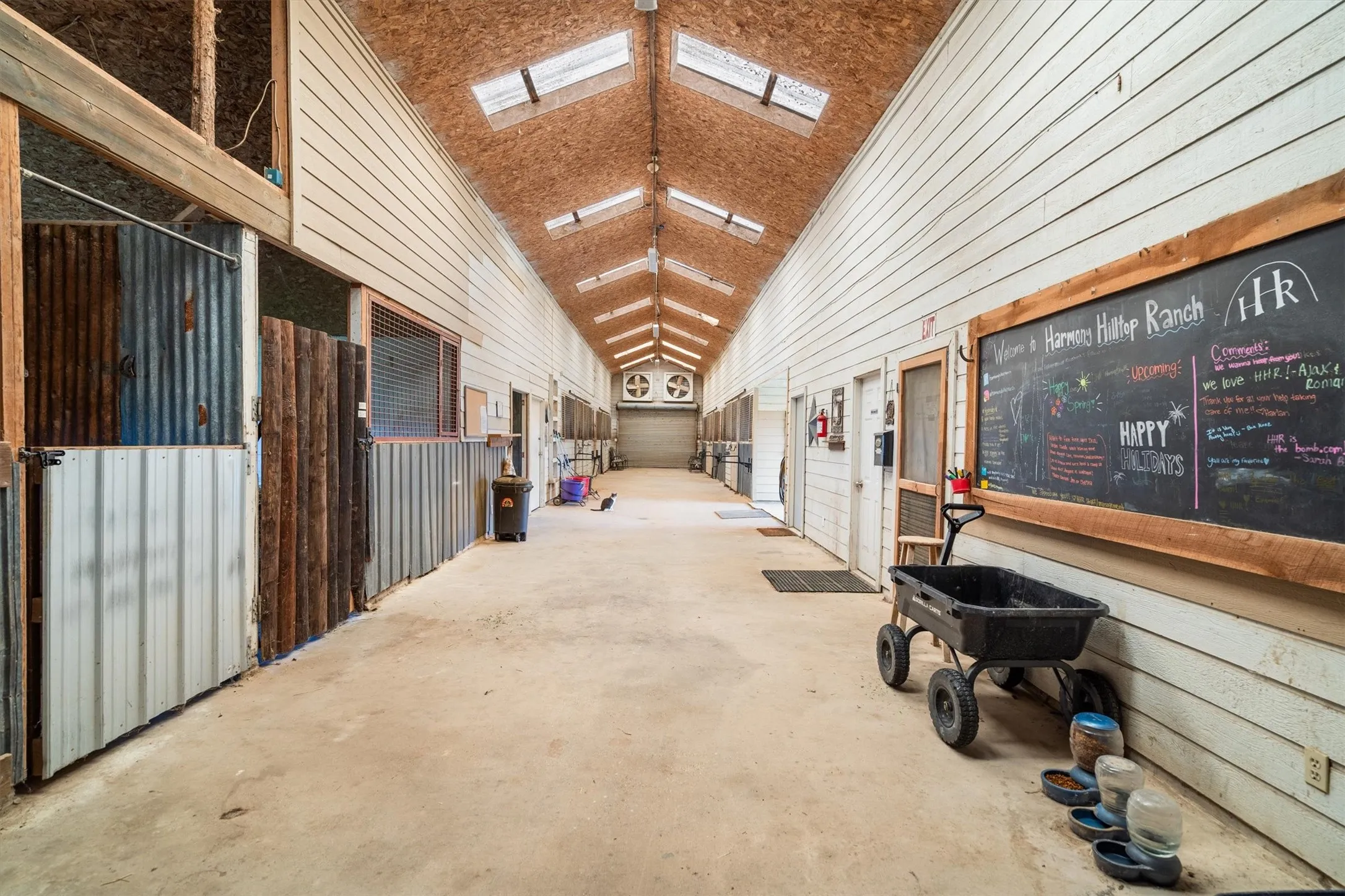 Single Family Residence For Sale in Collin County , 3800 County Road 660, Farmersville, Texas 75442, 2 Bedroom, 2 Bathroom, 2 Garage spaces, 2,308 Sqft, built in 1985, Preowned, mls#21023928, Real Estate Agent in Farmersville, Homes For Sale in Collin county, Homes For Sale in Farmersville, Realtor in Farmersville Texas, Real Estate Brokerage Independent Realty Texas, Luminita Cordes Realtor