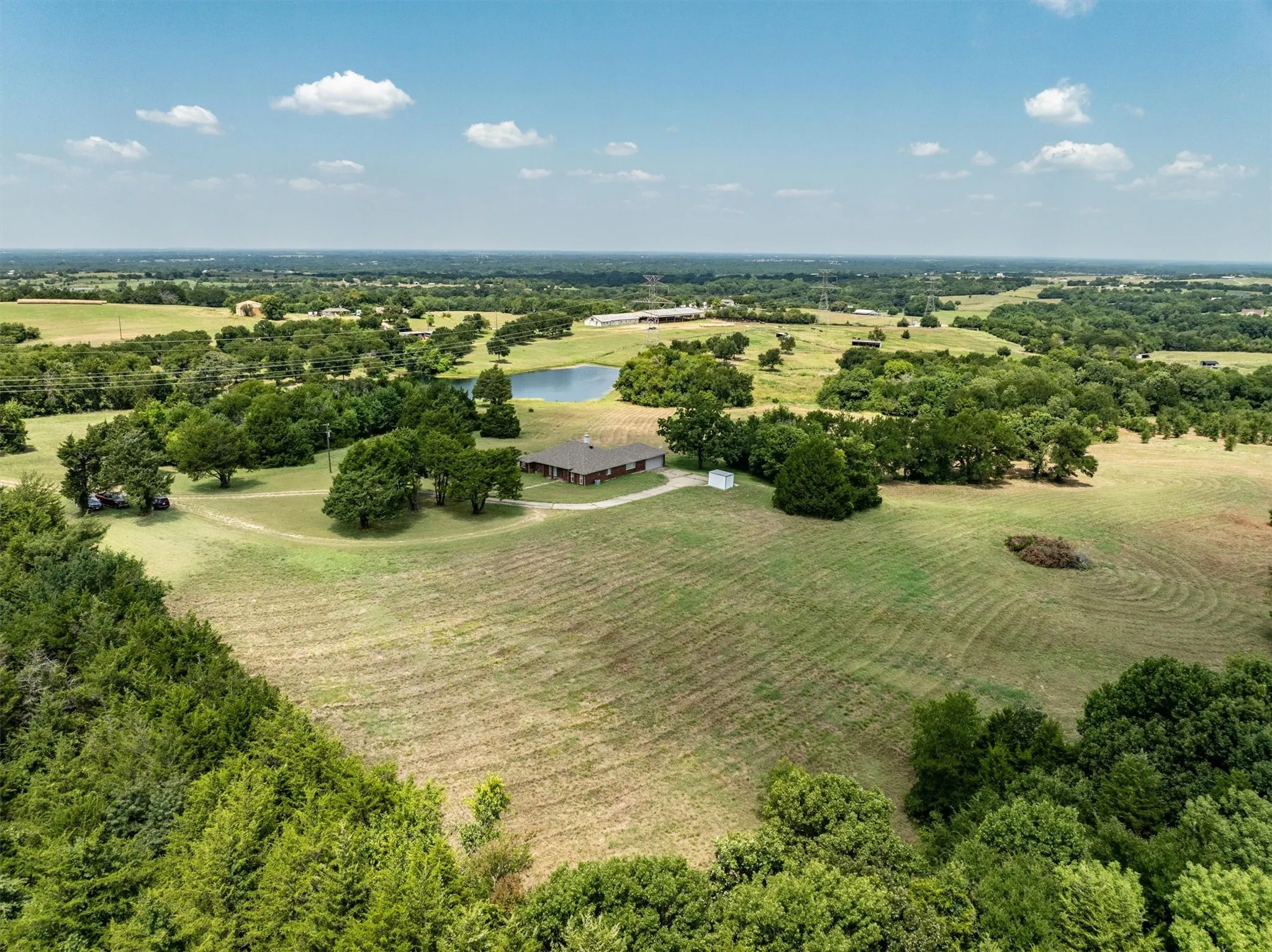 Single Family Residence For Sale in Collin County , 3800 County Road 660, Farmersville, Texas 75442, 2 Bedroom, 2 Bathroom, 2 Garage spaces, 2,308 Sqft, built in 1985, Preowned, mls#21023928, Real Estate Agent in Farmersville, Homes For Sale in Collin county, Homes For Sale in Farmersville, Realtor in Farmersville Texas, Real Estate Brokerage Independent Realty Texas, Luminita Cordes Realtor