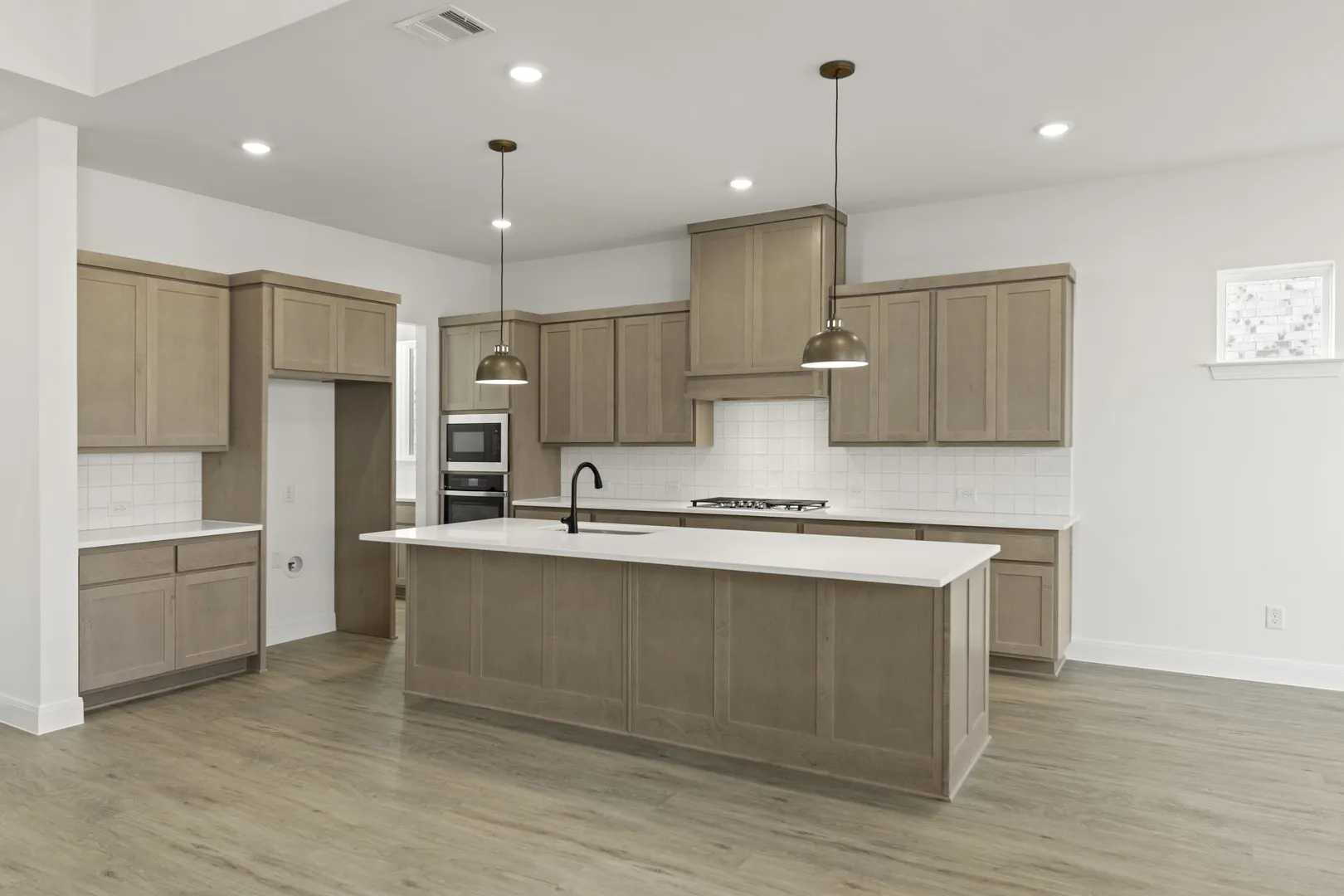 11. 605 Bunchberry - Kitchen (2)