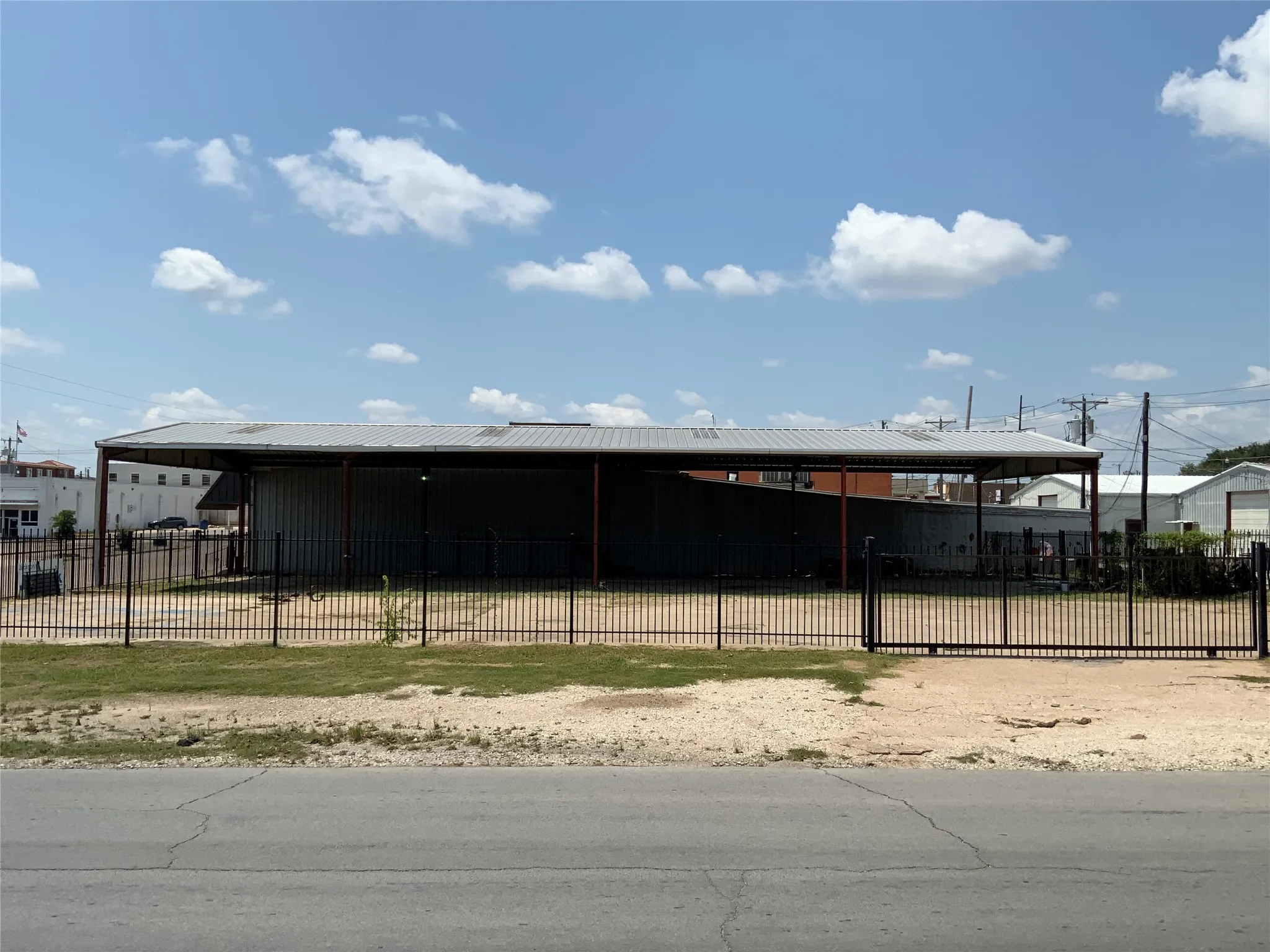 Retail For Sale in Limestone County , 405 E Commerce Street, Mexia, Texas 76667, 0, 0, Garage spaces, 22,875 Sqft, built in 1944, Preowned, Price $425,000, mls#21010111, Real Estate Agent in Mexia, Homes For Sale in Limestone county, Homes For Sale in Mexia, Realtor in Mexia Texas, Real Estate Brokerage Independent Realty Texas, Luminita Cordes Realtor
