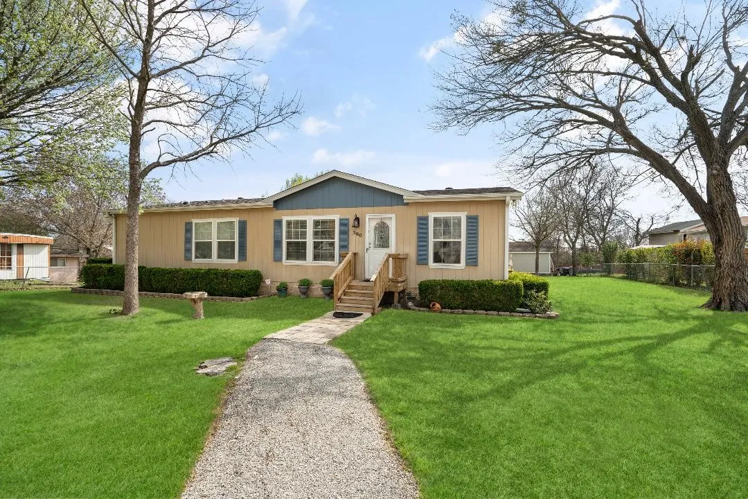 Single Family Residence For Sale in Collin County , 360 Rockcrest Road, New Hope, Texas 75071, 3 Bedroom, 2 Bathroom, 3 Garage spaces, 1,590 Sqft, built in 2010, Price $399,000, mls#21028598, Real Estate Agent in New Hope, Homes For Sale in Collin county, Homes For Sale in New Hope, Realtor in New Hope Texas, Real Estate Brokerage Independent Realty Texas, Luminita Cordes Realtor