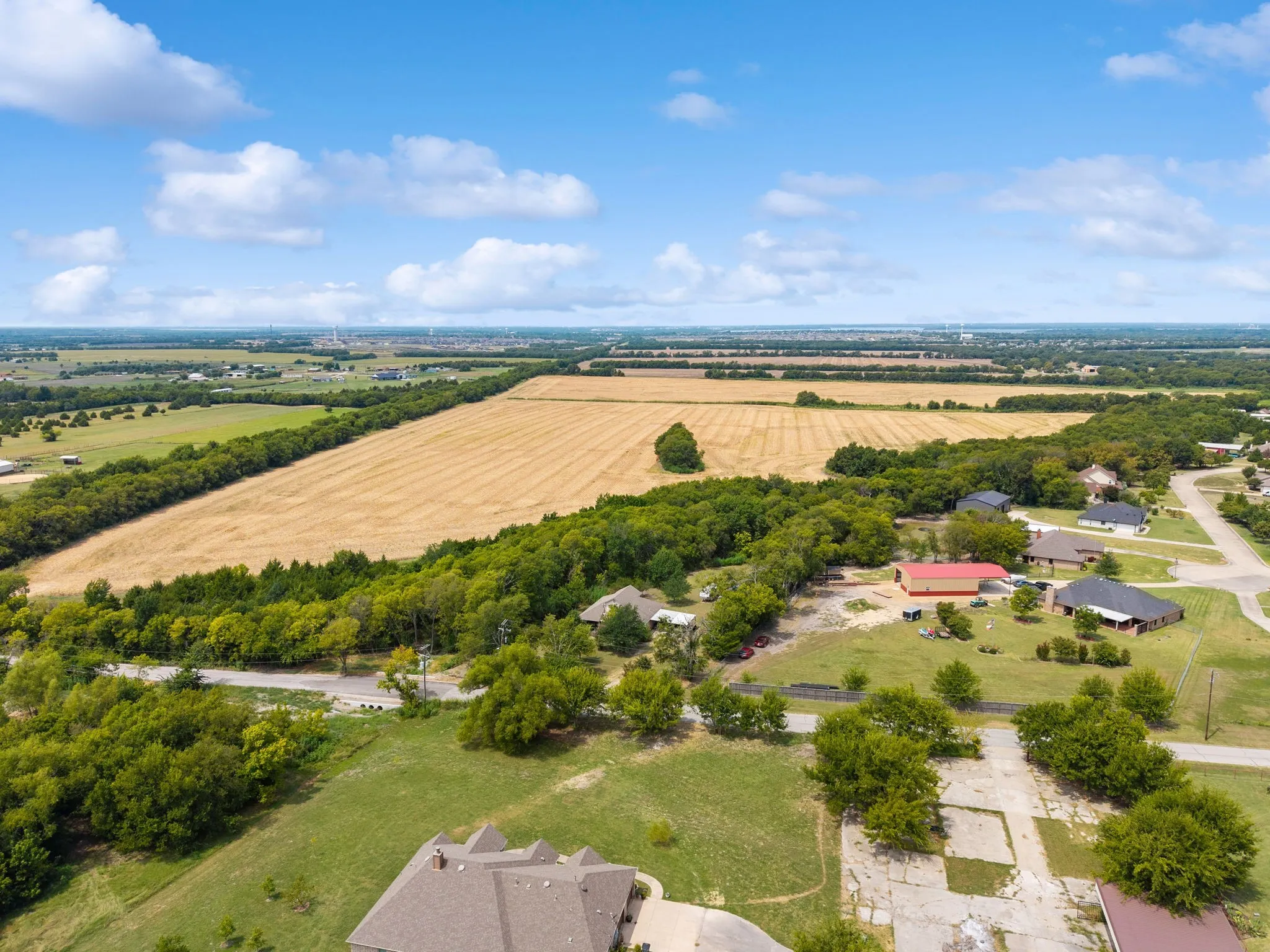 Close proximity to HWY 6, 78, and FM 1138