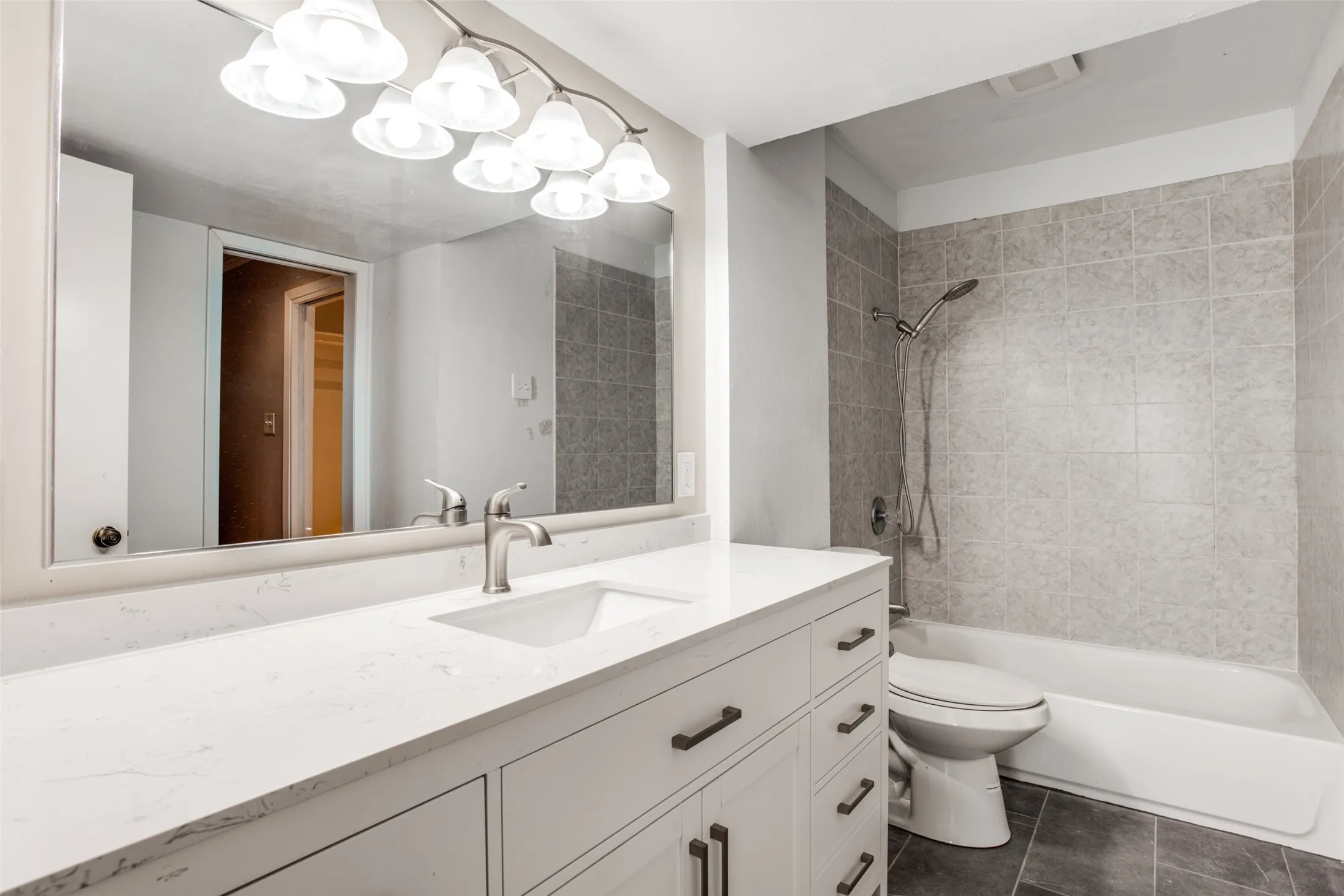 FULL BATH~SHOWER & TUB COMBO~