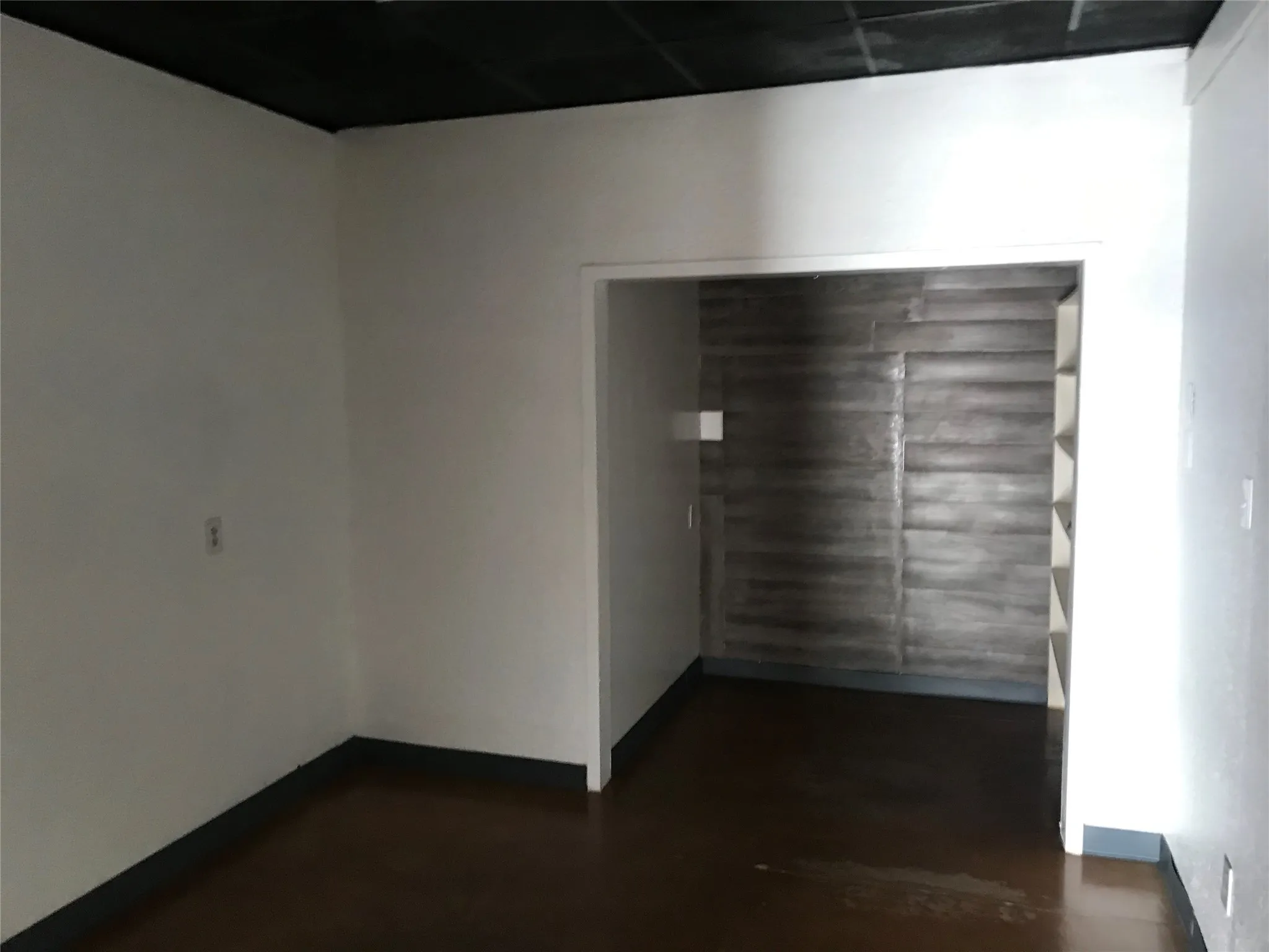 Spare room with baseboards