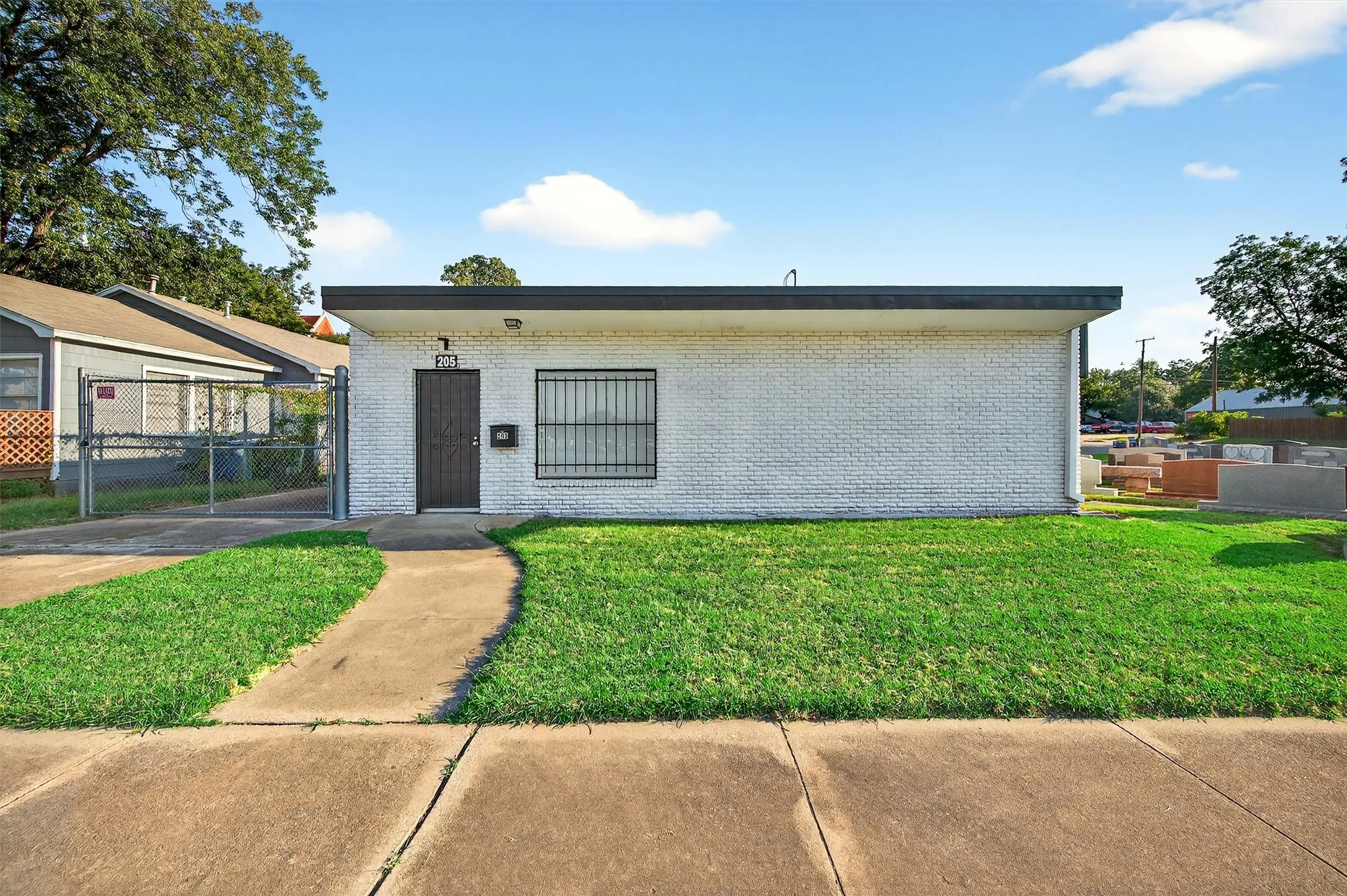 Business For Rent in Grayson County , 205 W Gandy Street, Denison, Texas 75020, 0, 0, Garage spaces, 0 Sqft, built in 1980, Preowned, mls#21032472, Real Estate Agent in Denison, Homes For Rent in Grayson county, Homes For Rent in Denison, Realtor in Denison Texas, Real Estate Brokerage Independent Realty Texas, Luminita Cordes Realtor
