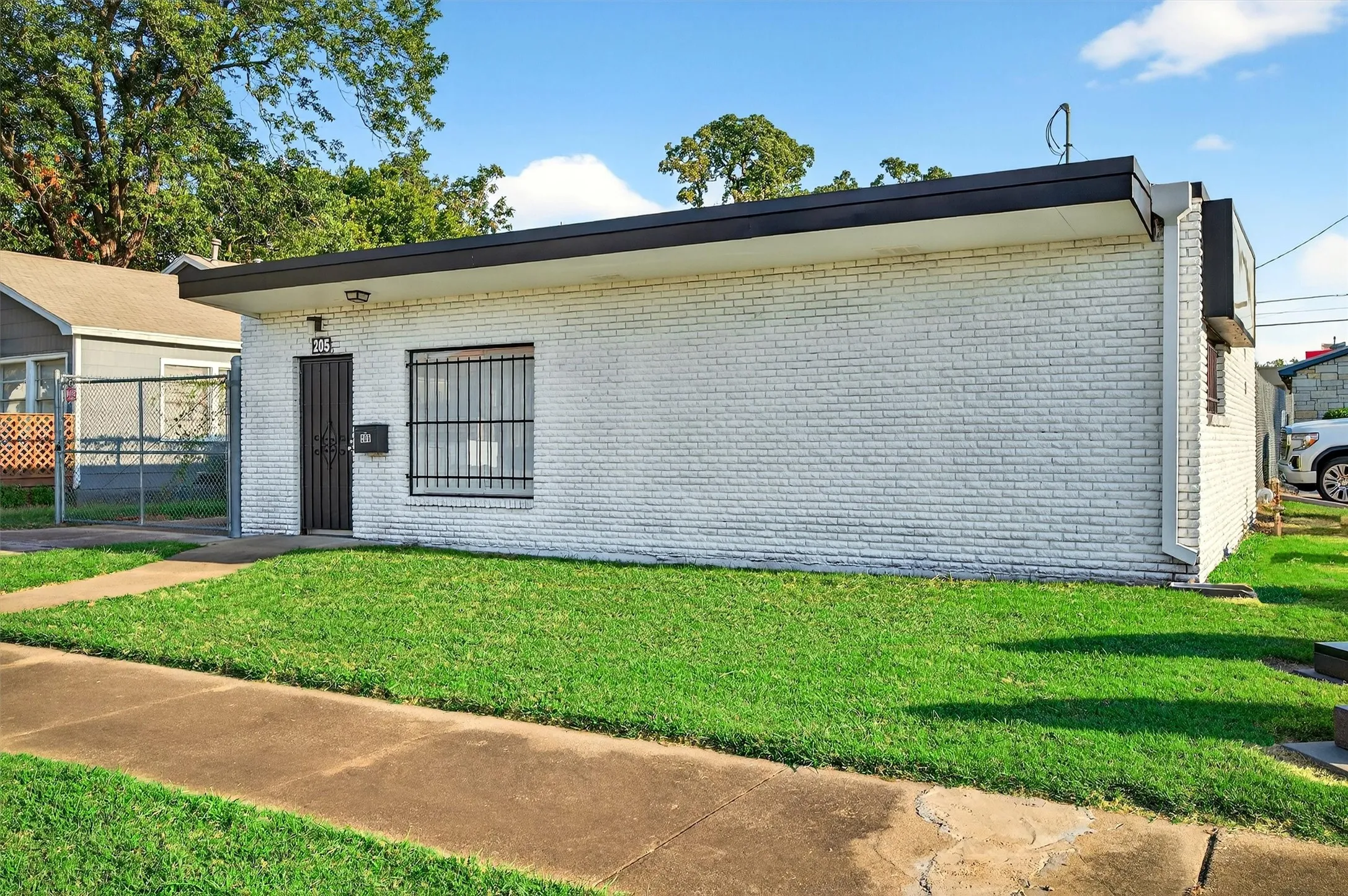 Business For Rent in Grayson County , 205 W Gandy Street, Denison, Texas 75020, 0, 0, Garage spaces, 0 Sqft, built in 1980, Preowned, mls#21032472, Real Estate Agent in Denison, Homes For Rent in Grayson county, Homes For Rent in Denison, Realtor in Denison Texas, Real Estate Brokerage Independent Realty Texas, Luminita Cordes Realtor