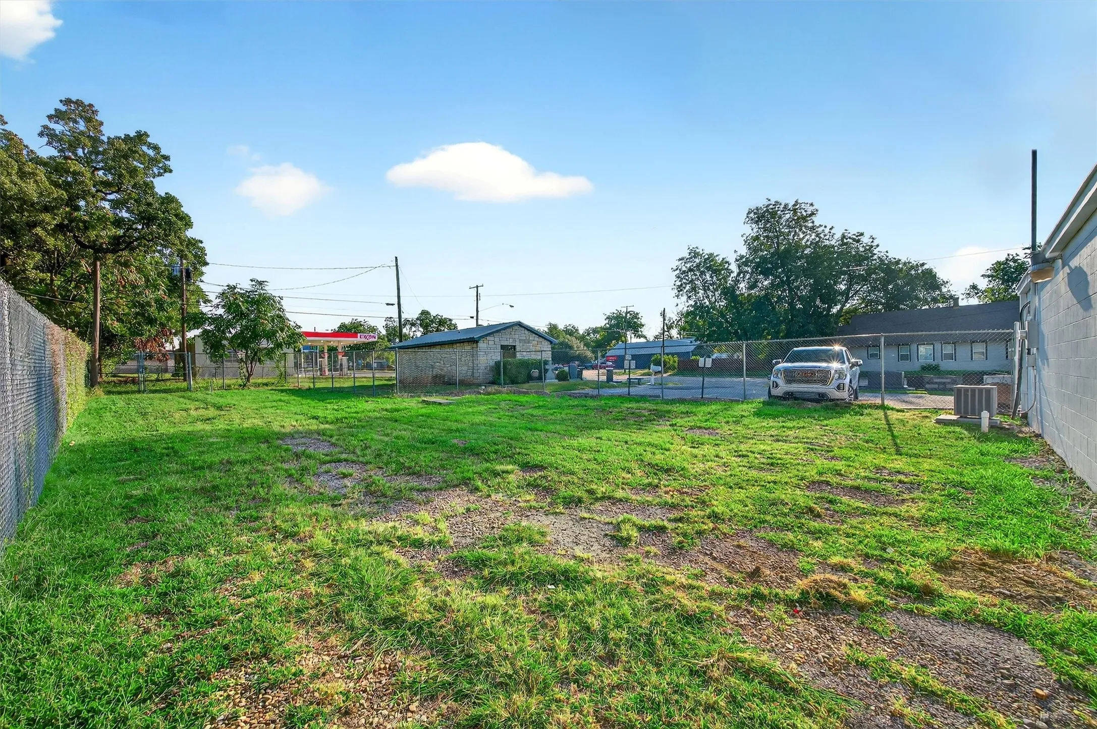 Business For Rent in Grayson County , 205 W Gandy Street, Denison, Texas 75020, 0, 0, Garage spaces, 0 Sqft, built in 1980, Preowned, mls#21032472, Real Estate Agent in Denison, Homes For Rent in Grayson county, Homes For Rent in Denison, Realtor in Denison Texas, Real Estate Brokerage Independent Realty Texas, Luminita Cordes Realtor