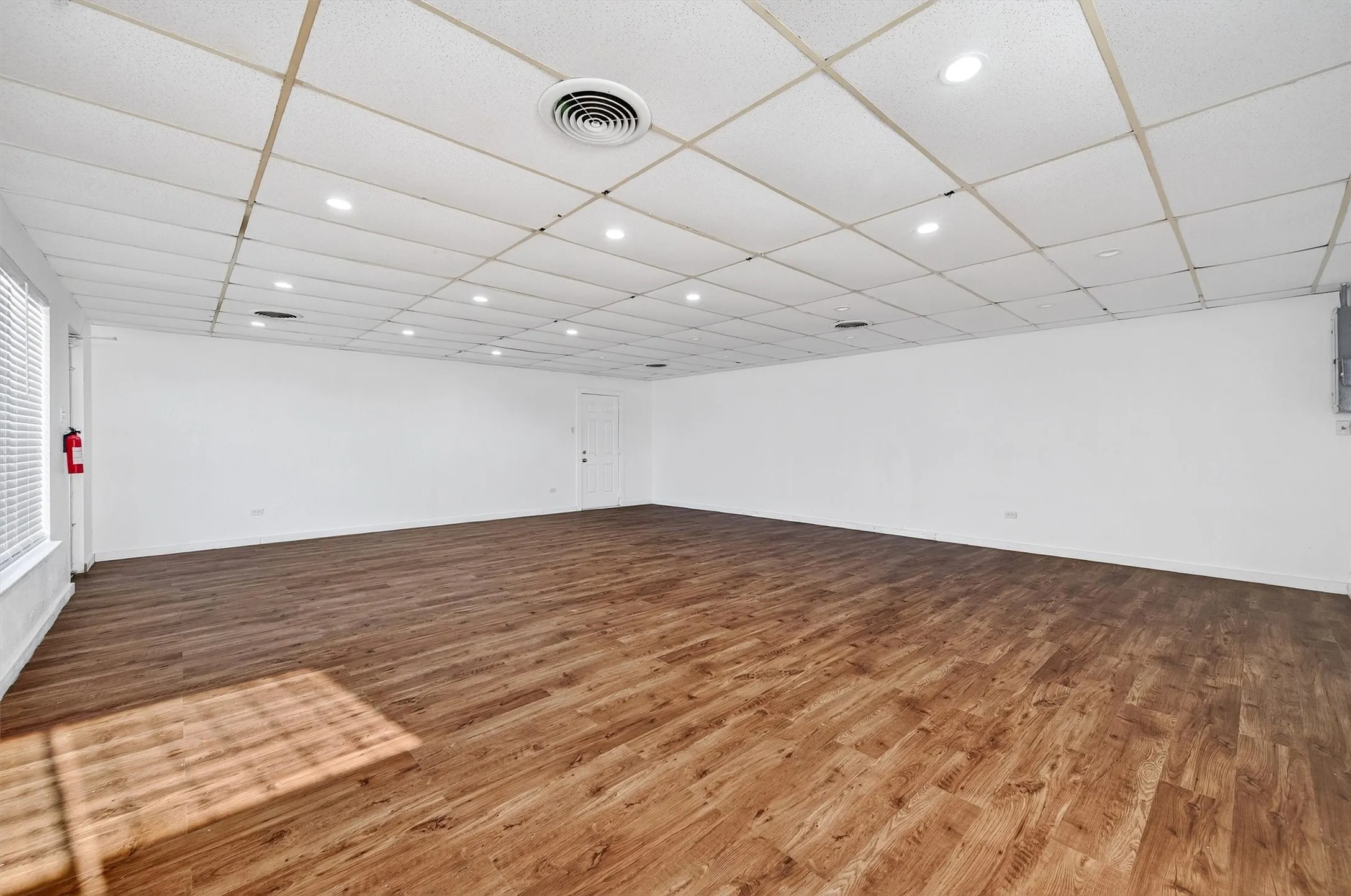Business For Rent in Grayson County , 205 W Gandy Street, Denison, Texas 75020, 0, 0, Garage spaces, 0 Sqft, built in 1980, Preowned, mls#21032472, Real Estate Agent in Denison, Homes For Rent in Grayson county, Homes For Rent in Denison, Realtor in Denison Texas, Real Estate Brokerage Independent Realty Texas, Luminita Cordes Realtor