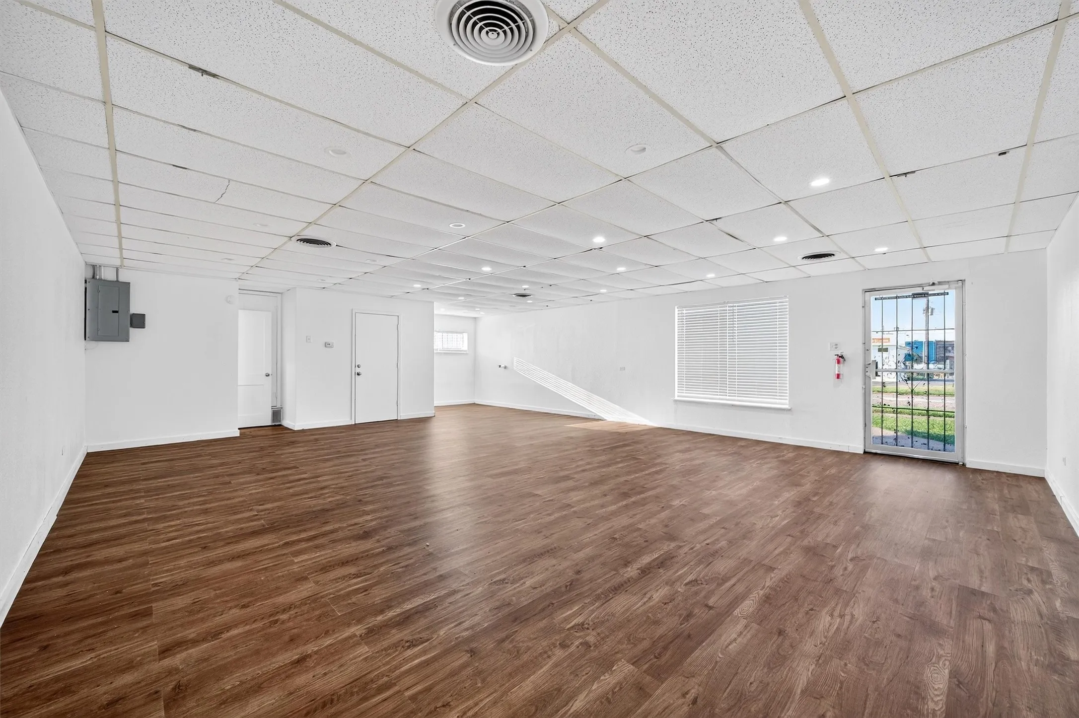 Business For Rent in Grayson County , 205 W Gandy Street, Denison, Texas 75020, 0, 0, Garage spaces, 0 Sqft, built in 1980, Preowned, mls#21032472, Real Estate Agent in Denison, Homes For Rent in Grayson county, Homes For Rent in Denison, Realtor in Denison Texas, Real Estate Brokerage Independent Realty Texas, Luminita Cordes Realtor