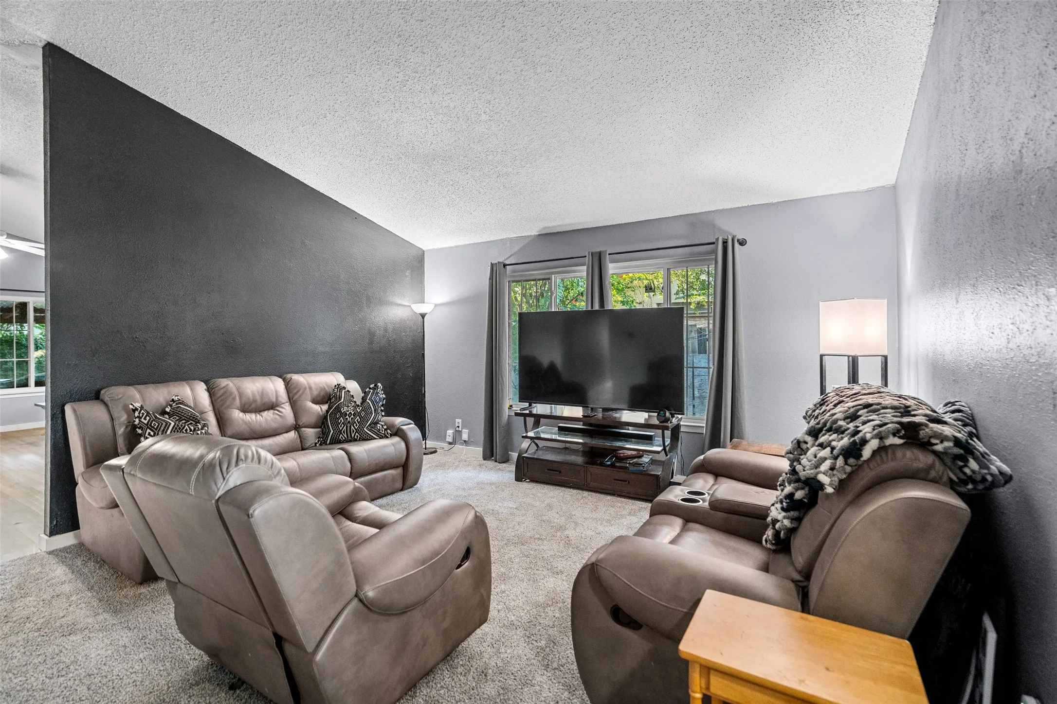 Single Family Residence For Sale in Dallas County , 2837 Corrida Court, Grand Prairie, Texas 75052, 4 Bedrooms, 2 Bathrooms, 2 Garage spaces, 1,712 Sqft, built in 1970, Preowned, Price $299,900, mls#21031924, Real Estate Agent in Grand Prairie, Homes For Sale in Dallas county, Homes For Sale in Grand Prairie, Realtor in Grand Prairie Texas, Real Estate Brokerage Independent Realty Texas, Luminita Cordes Realtor