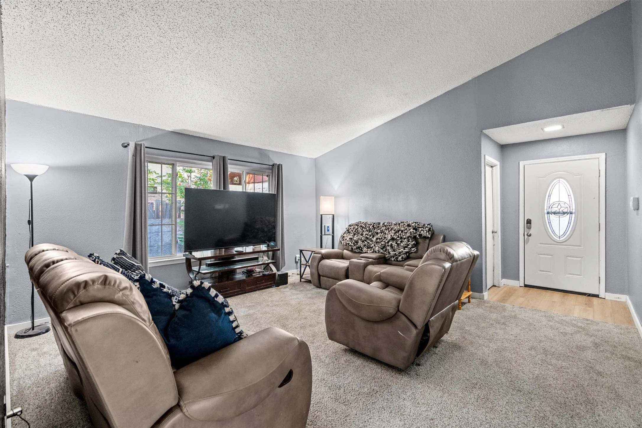 Single Family Residence For Sale in Dallas County , 2837 Corrida Court, Grand Prairie, Texas 75052, 4 Bedrooms, 2 Bathrooms, 2 Garage spaces, 1,712 Sqft, built in 1970, Preowned, Price $299,900, mls#21031924, Real Estate Agent in Grand Prairie, Homes For Sale in Dallas county, Homes For Sale in Grand Prairie, Realtor in Grand Prairie Texas, Real Estate Brokerage Independent Realty Texas, Luminita Cordes Realtor