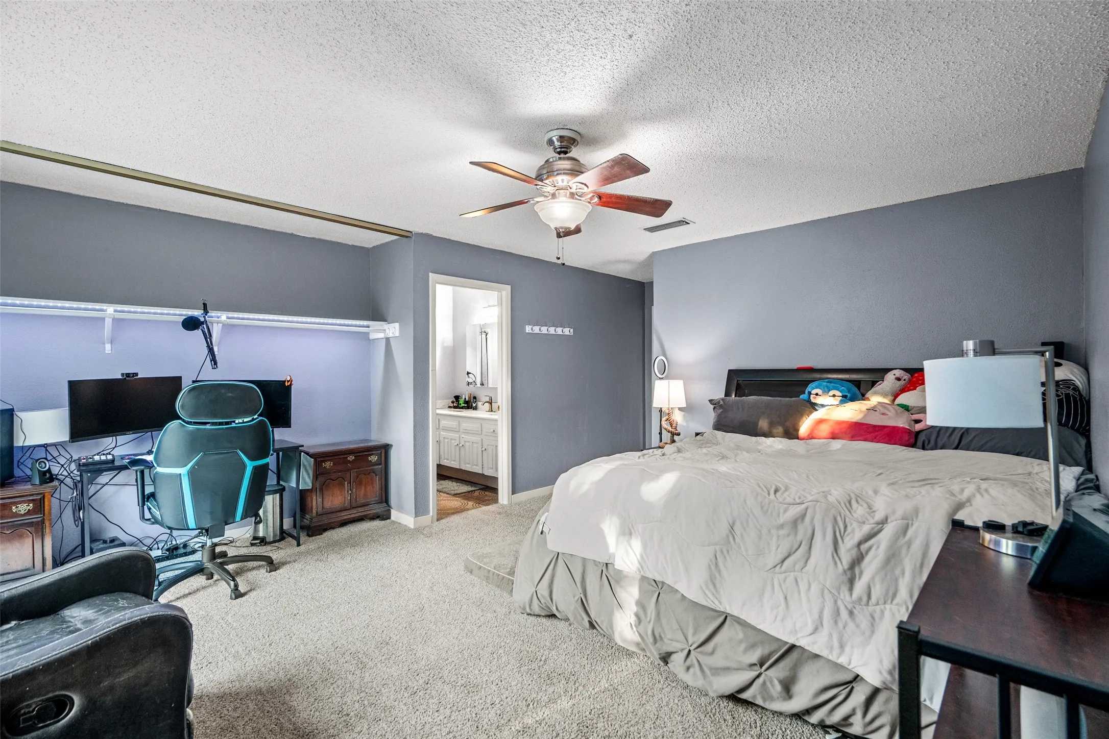 Single Family Residence For Sale in Dallas County , 2837 Corrida Court, Grand Prairie, Texas 75052, 4 Bedrooms, 2 Bathrooms, 2 Garage spaces, 1,712 Sqft, built in 1970, Preowned, Price $299,900, mls#21031924, Real Estate Agent in Grand Prairie, Homes For Sale in Dallas county, Homes For Sale in Grand Prairie, Realtor in Grand Prairie Texas, Real Estate Brokerage Independent Realty Texas, Luminita Cordes Realtor