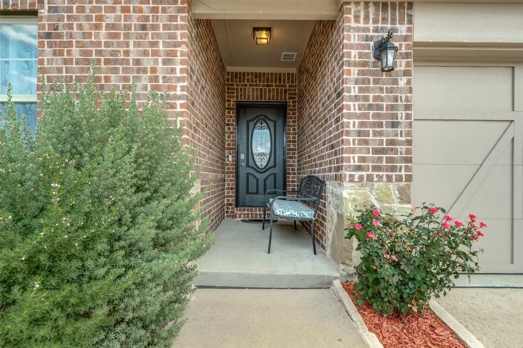 Single Family Residence For Sale in Collin County , 1208 Johnson Drive, Celina, Texas 75009, 3 Bedroom, 2 Bathroom, 2 Garage spaces, 1,523 Sqft, built in 2022, Preowned, mls#21032748, Real Estate Agent in Celina, Homes For Sale in Collin county, Homes For Sale in Celina, Realtor in Celina Texas, Real Estate Brokerage Independent Realty Texas, Luminita Cordes Realtor