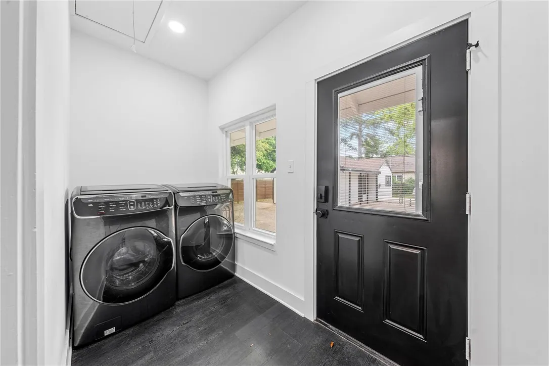 Single Family Residence For Sale in Mc Lennan County , 1801 S 8th Street, Waco, Texas 76706, 5 Bedroom, 5 Bathroom, Garage spaces, 1,855 Sqft, built in 1936, mls#21032620, Real Estate Agent in Waco, Homes For Sale in Mc Lennan county, Homes For Sale in Waco, Realtor in Waco Texas, Real Estate Brokerage Independent Realty Texas, Luminita Cordes Realtor