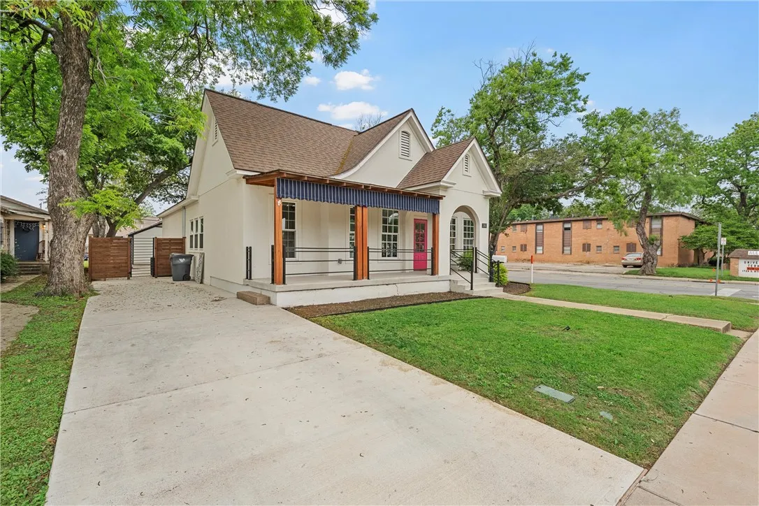 Single Family Residence For Sale in Mc Lennan County , 1801 S 8th Street, Waco, Texas 76706, 5 Bedroom, 5 Bathroom, Garage spaces, 1,855 Sqft, built in 1936, mls#21032620, Real Estate Agent in Waco, Homes For Sale in Mc Lennan county, Homes For Sale in Waco, Realtor in Waco Texas, Real Estate Brokerage Independent Realty Texas, Luminita Cordes Realtor