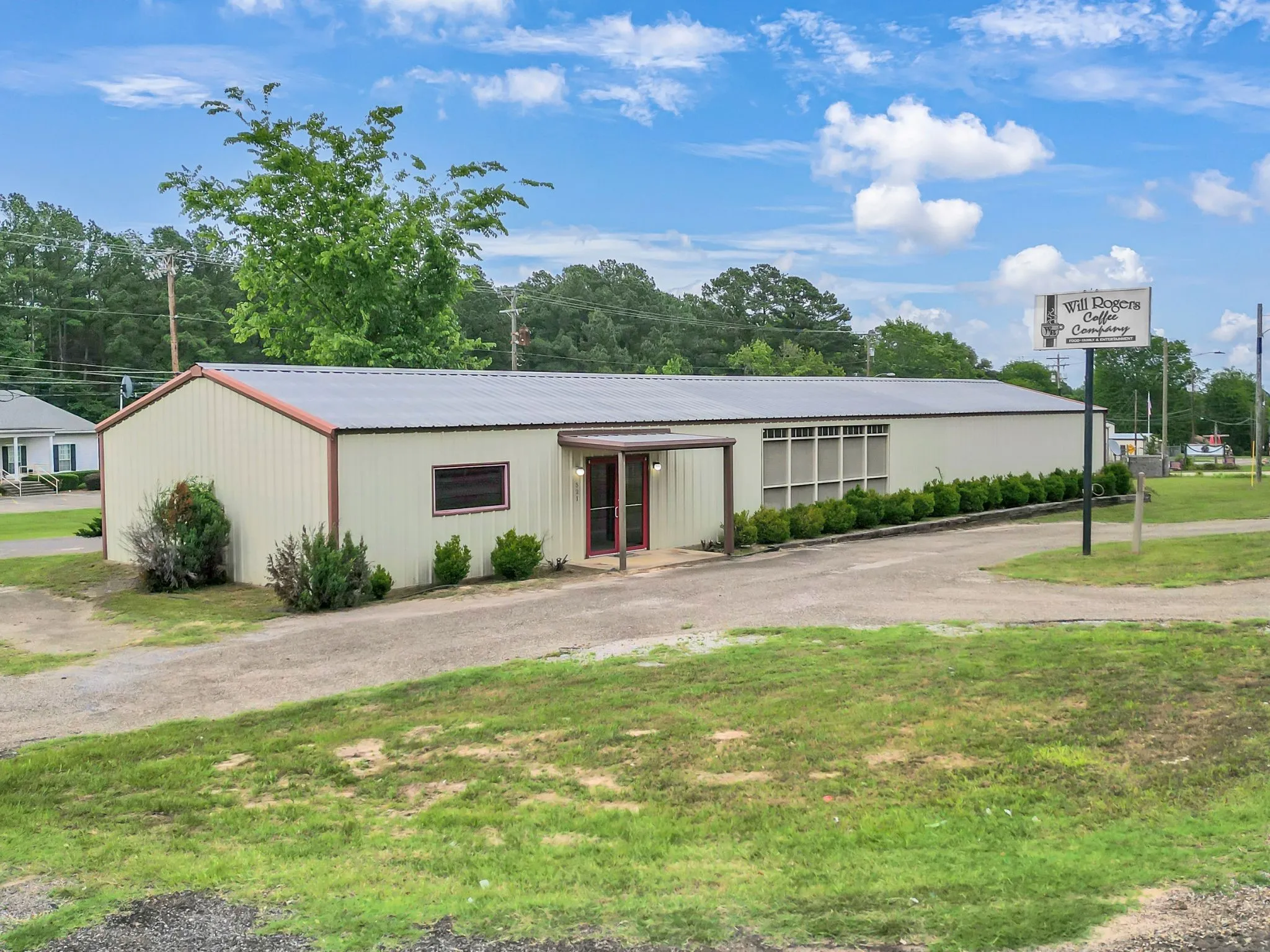 Apartment For Sale in Wood County , 521 Front Street, Hawkins, Texas 75765, 1 Bedroom, 3 Bathroom, Garage spaces, 3,500 Sqft, built in 2011, Preowned, mls#21033604, Real Estate Agent in Hawkins, Homes For Sale in Wood county, Homes For Sale in Hawkins, Realtor in Hawkins Texas, Real Estate Brokerage Independent Realty Texas, Luminita Cordes Realtor