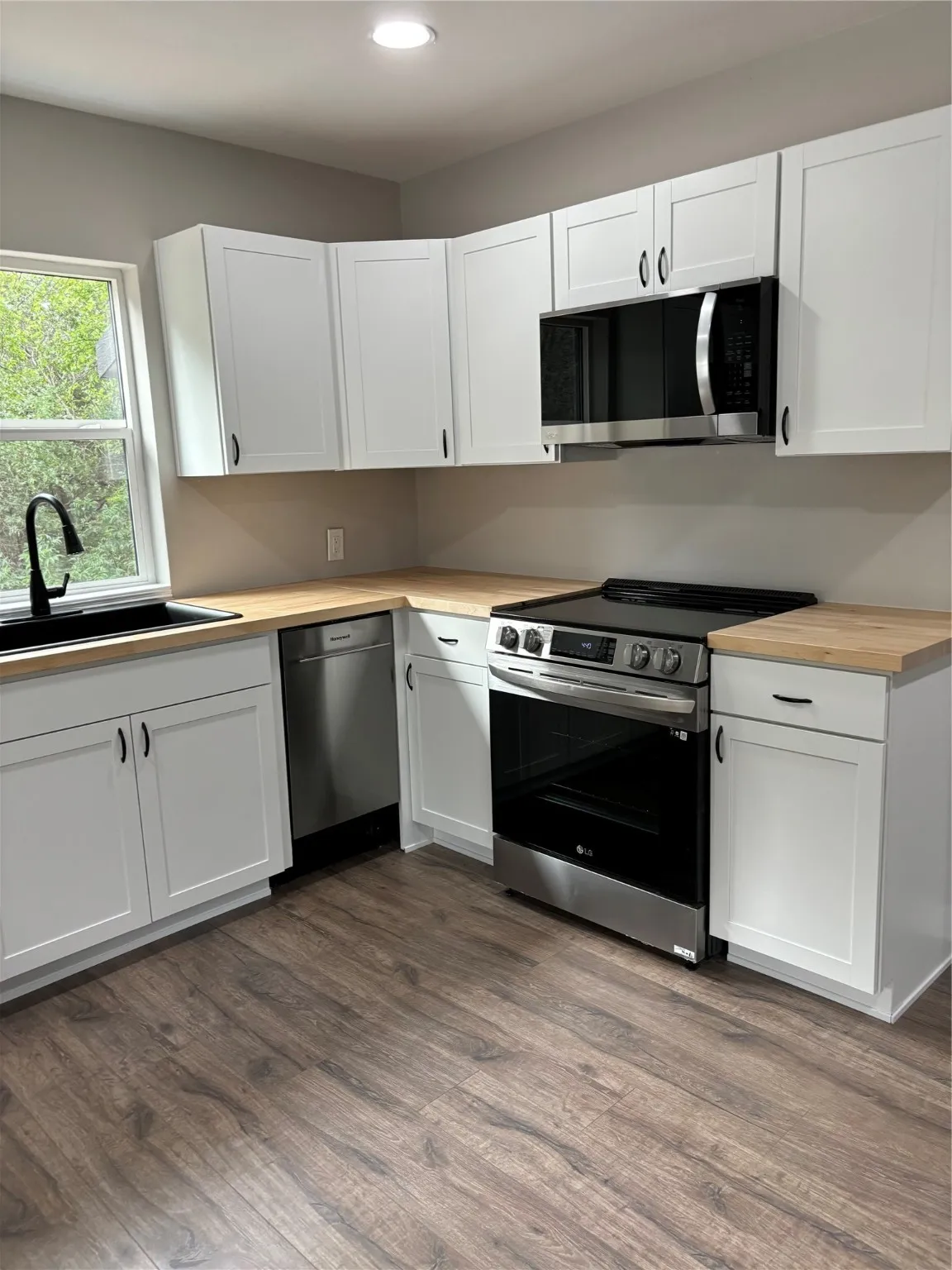 Single Family Residence For Sale in Bosque County , 118 County Road 1503, Morgan, Texas 76671, 2 Bedroom, 2 Bathroom, Garage spaces, 1,350 Sqft, built in 1955, mls#21027563, Real Estate Agent in Morgan, Homes For Sale in Bosque county, Homes For Sale in Morgan, Realtor in Morgan Texas, Real Estate Brokerage Independent Realty Texas, Luminita Cordes Realtor