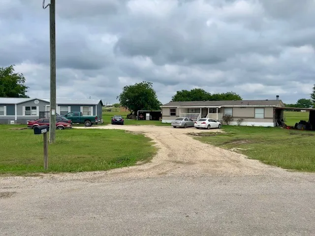 Mobile Home For Sale in Johnson County , 4200 Sunshine Lane, Alvarado, Texas 76009, 4 Bedroom, 2 Bathroom, Garage spaces, 1,680 Sqft, built in 1994, Preowned, mls#21029586, Real Estate Agent in Alvarado, Homes For Sale in Johnson county, Homes For Sale in Alvarado, Realtor in Alvarado Texas, Real Estate Brokerage Independent Realty Texas, Luminita Cordes Realtor