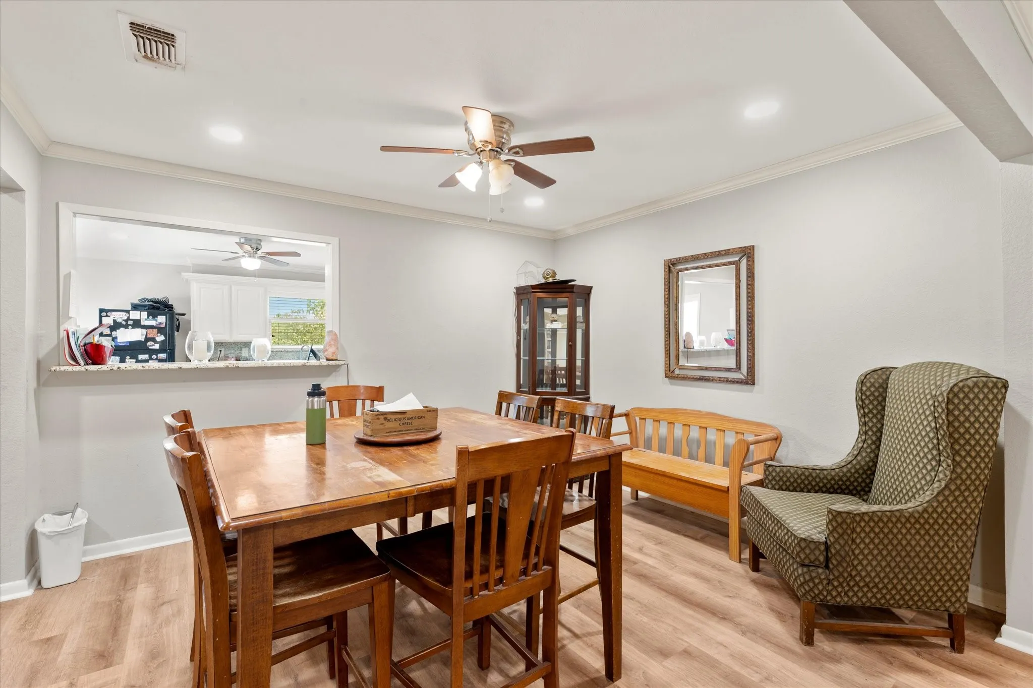 Single Family Residence For Sale in Navarro County , 2569 Fm-55, Barry, Texas 75102, 4 Bedrooms, 2 Bathrooms, Garage spaces, 2,316 Sqft, built in 1982, Preowned, Price $425,000, mls#21033898, Real Estate Agent in Barry, Homes For Sale in Navarro county, Homes For Sale in Barry, Realtor in Barry Texas, Real Estate Brokerage Independent Realty Texas, Luminita Cordes Realtor
