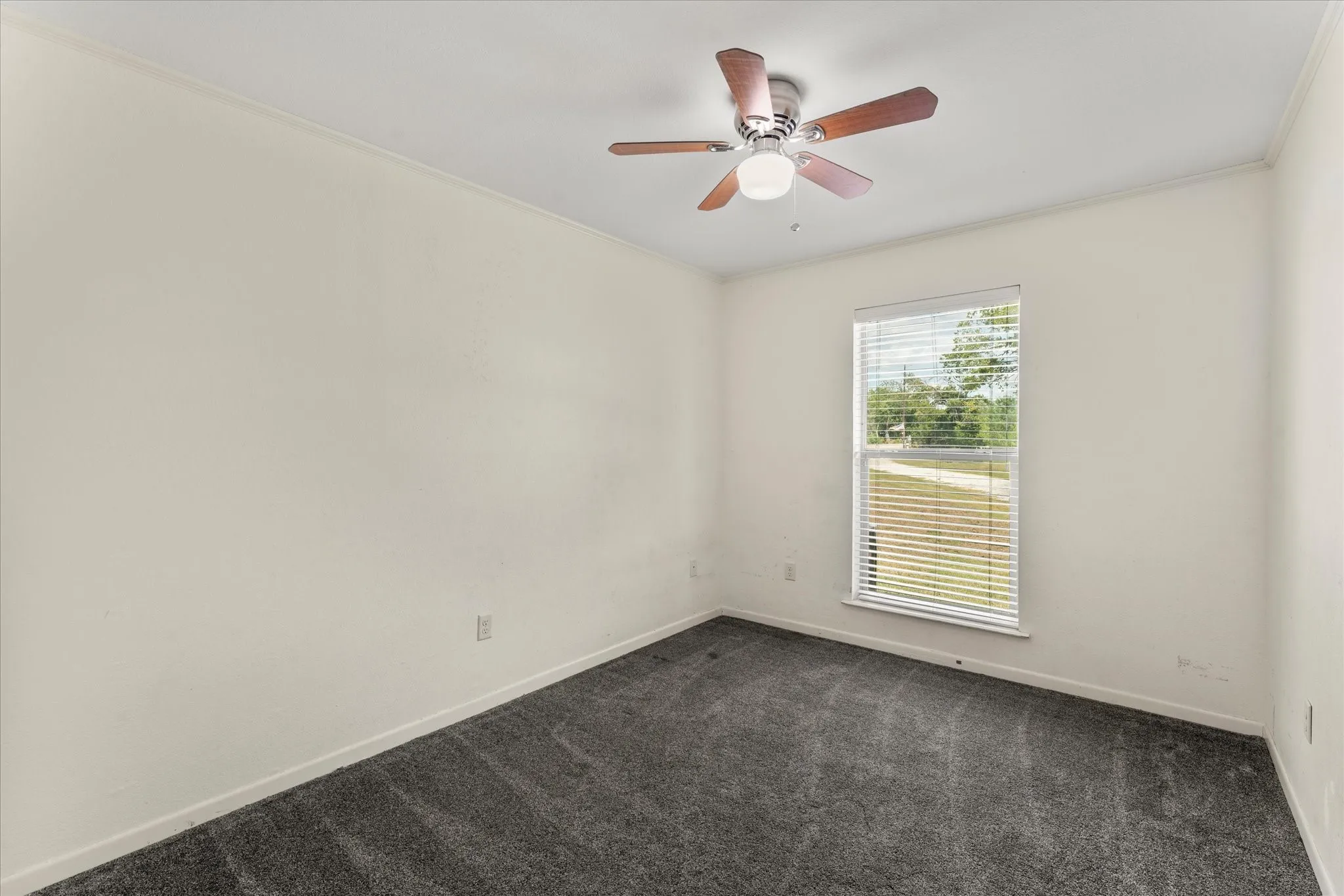 Single Family Residence For Sale in Navarro County , 2569 Fm-55, Barry, Texas 75102, 4 Bedrooms, 2 Bathrooms, Garage spaces, 2,316 Sqft, built in 1982, Preowned, Price $425,000, mls#21033898, Real Estate Agent in Barry, Homes For Sale in Navarro county, Homes For Sale in Barry, Realtor in Barry Texas, Real Estate Brokerage Independent Realty Texas, Luminita Cordes Realtor