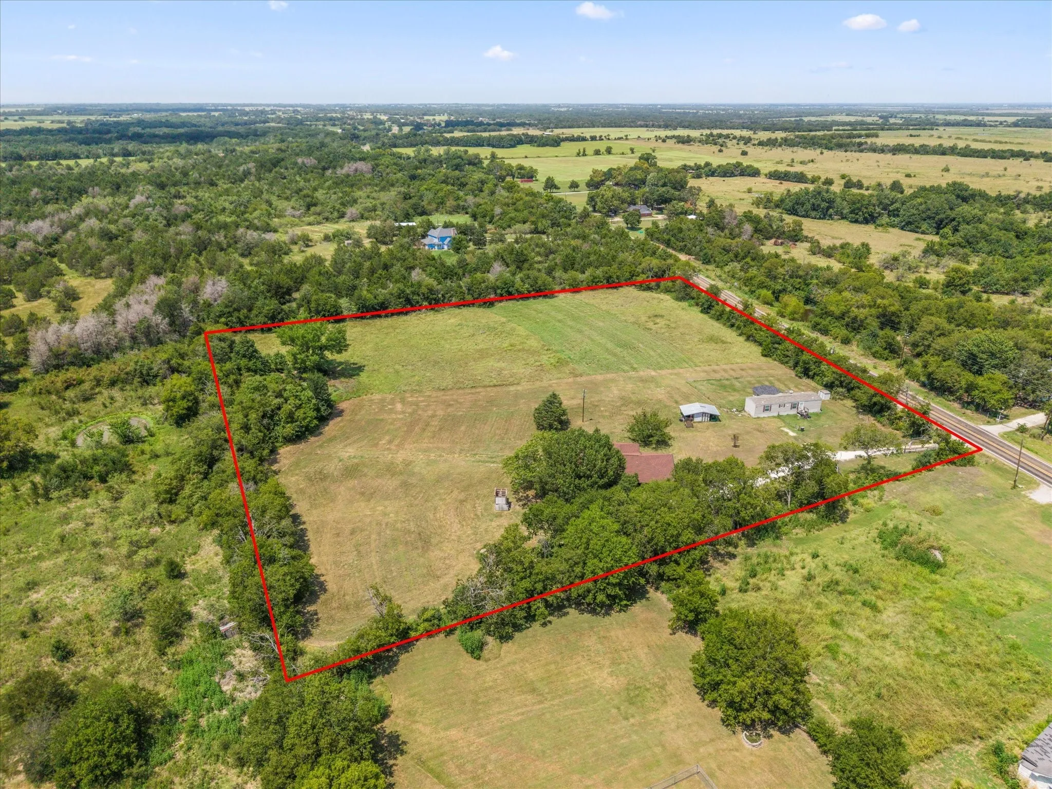 Single Family Residence For Sale in Navarro County , 2569 Fm-55, Barry, Texas 75102, 4 Bedrooms, 2 Bathrooms, Garage spaces, 2,316 Sqft, built in 1982, Preowned, Price $425,000, mls#21033898, Real Estate Agent in Barry, Homes For Sale in Navarro county, Homes For Sale in Barry, Realtor in Barry Texas, Real Estate Brokerage Independent Realty Texas, Luminita Cordes Realtor