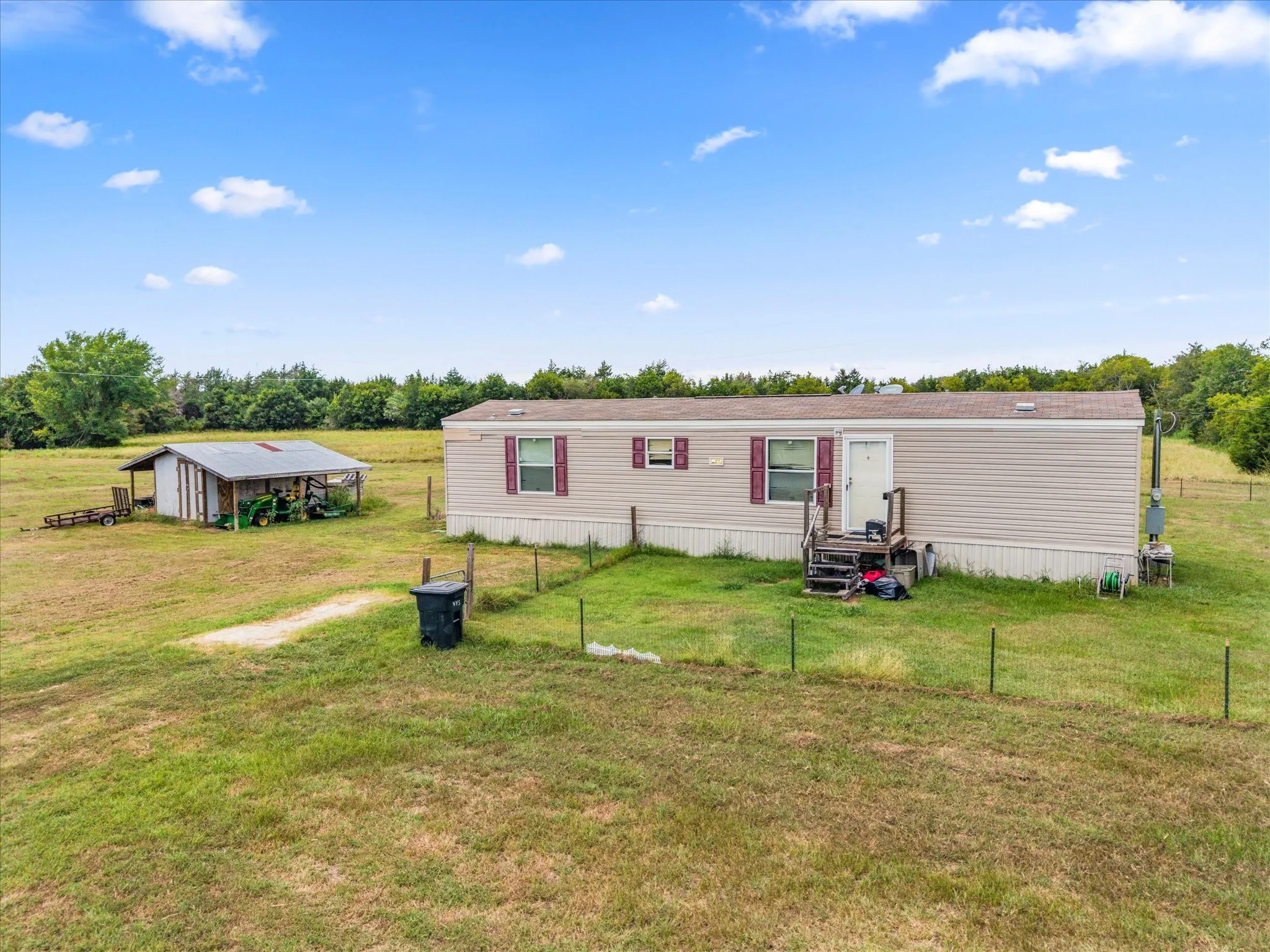 Single Family Residence For Sale in Navarro County , 2569 Fm-55, Barry, Texas 75102, 4 Bedrooms, 2 Bathrooms, Garage spaces, 2,316 Sqft, built in 1982, Preowned, Price $425,000, mls#21033898, Real Estate Agent in Barry, Homes For Sale in Navarro county, Homes For Sale in Barry, Realtor in Barry Texas, Real Estate Brokerage Independent Realty Texas, Luminita Cordes Realtor